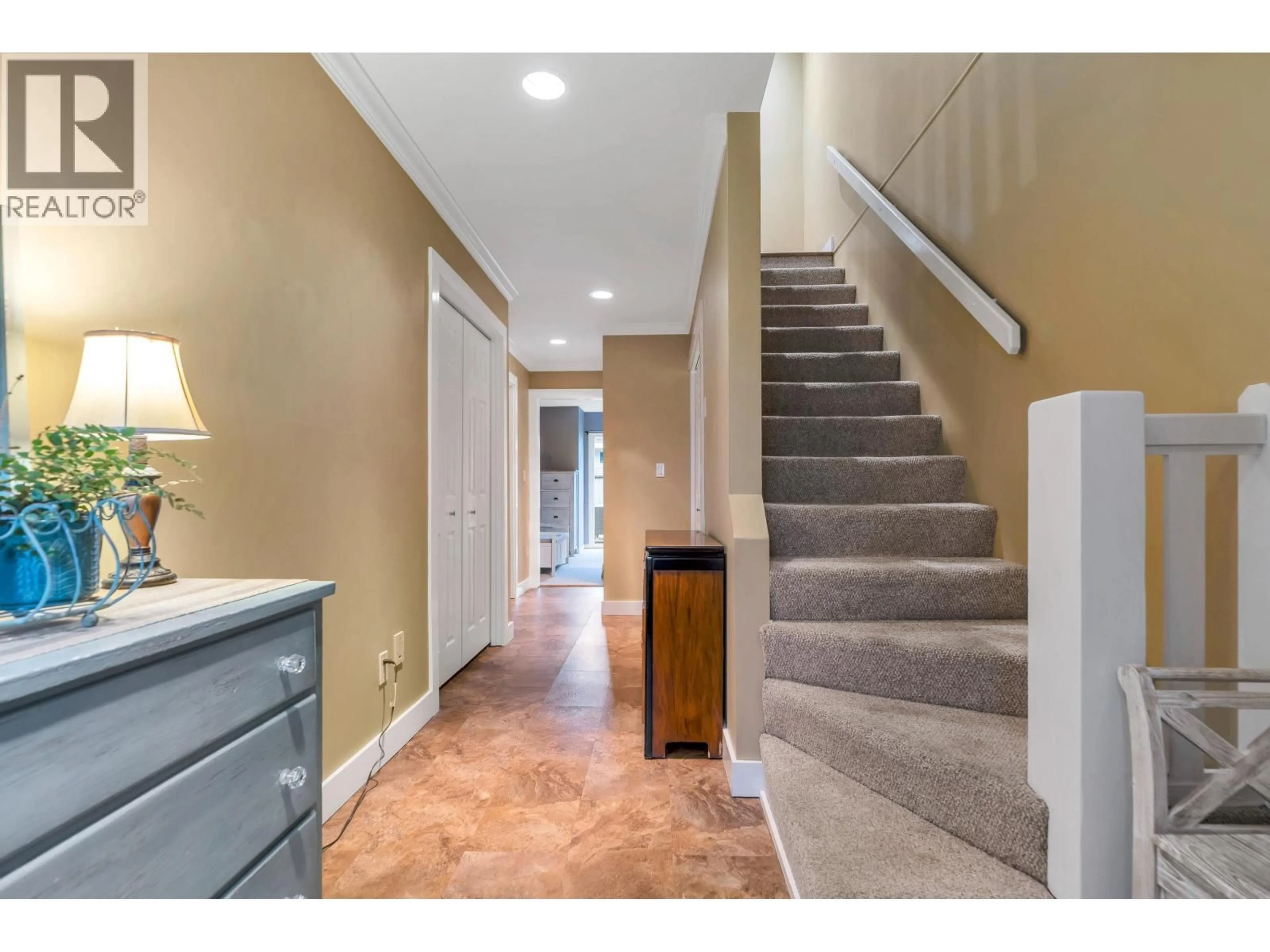 Indoor entryway for 1157 FAIRWAY VIEWS WYND, Delta British Columbia V4L2E2