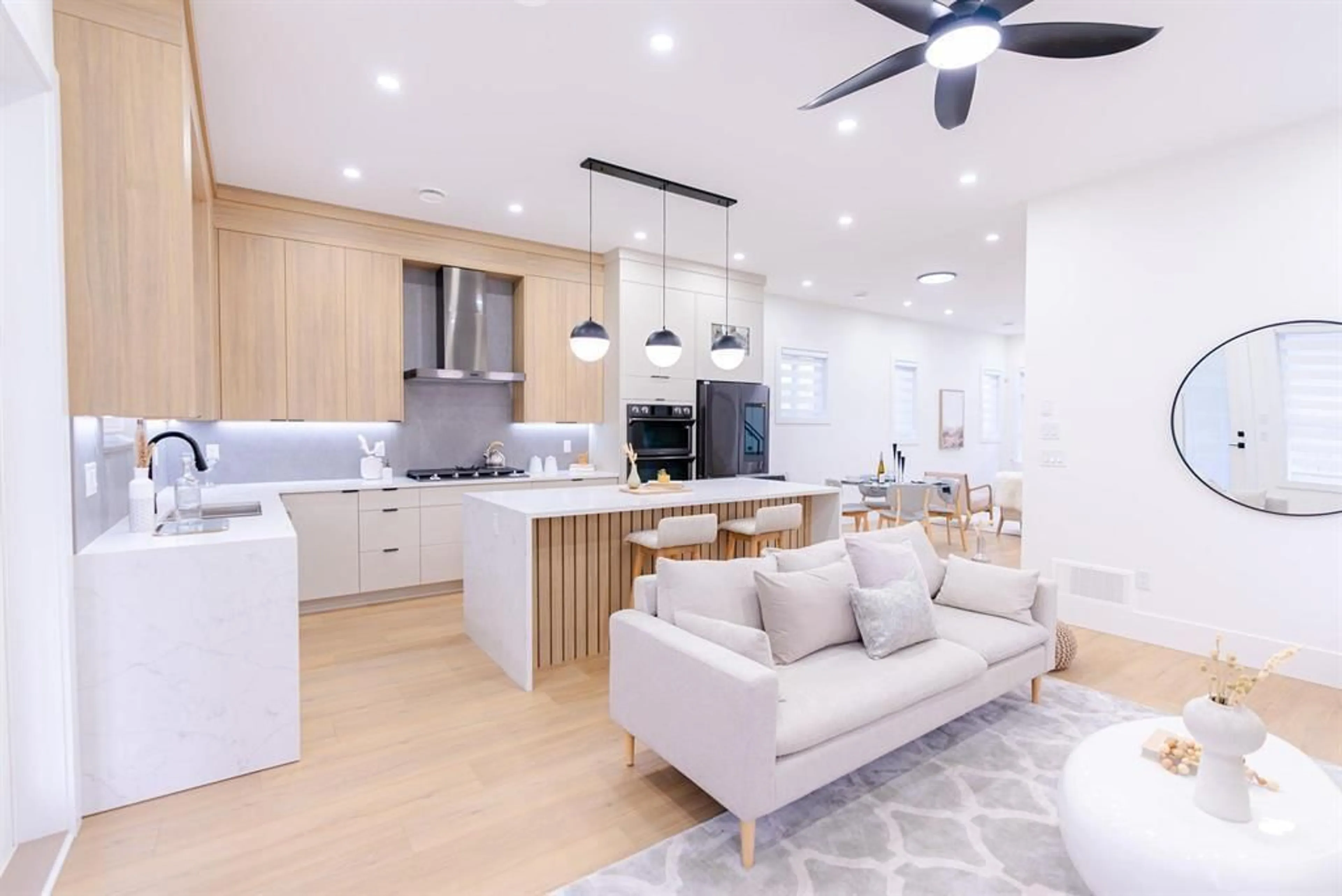 Open concept kitchen, unknown for 14450 60 AVENUE, Surrey British Columbia V3S1R3