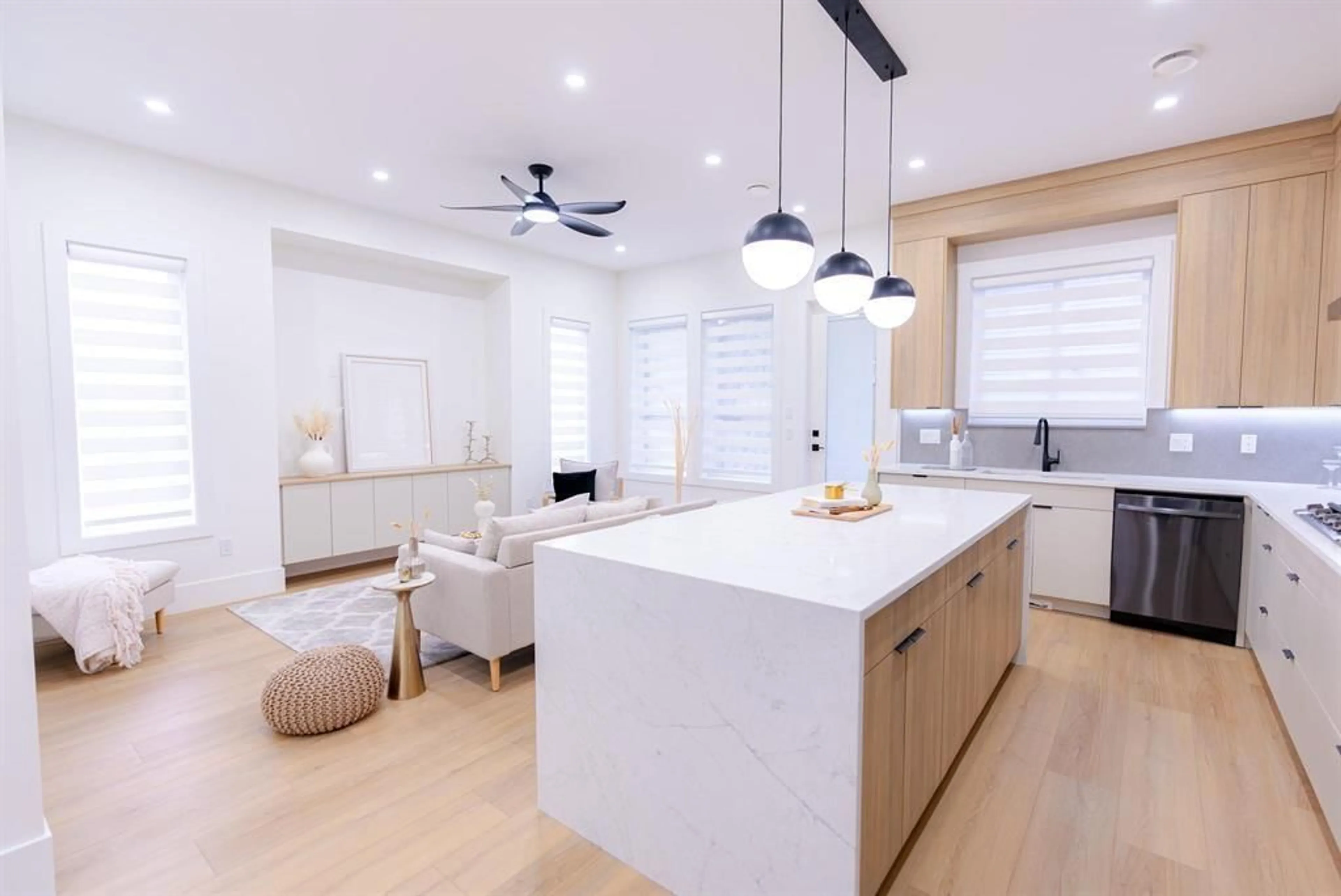 Open concept kitchen, unknown for 14450 60 AVENUE, Surrey British Columbia V3S1R3