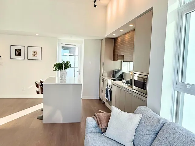 3304 - 13745 GEORGE JUNCTION STREET, Surrey 2