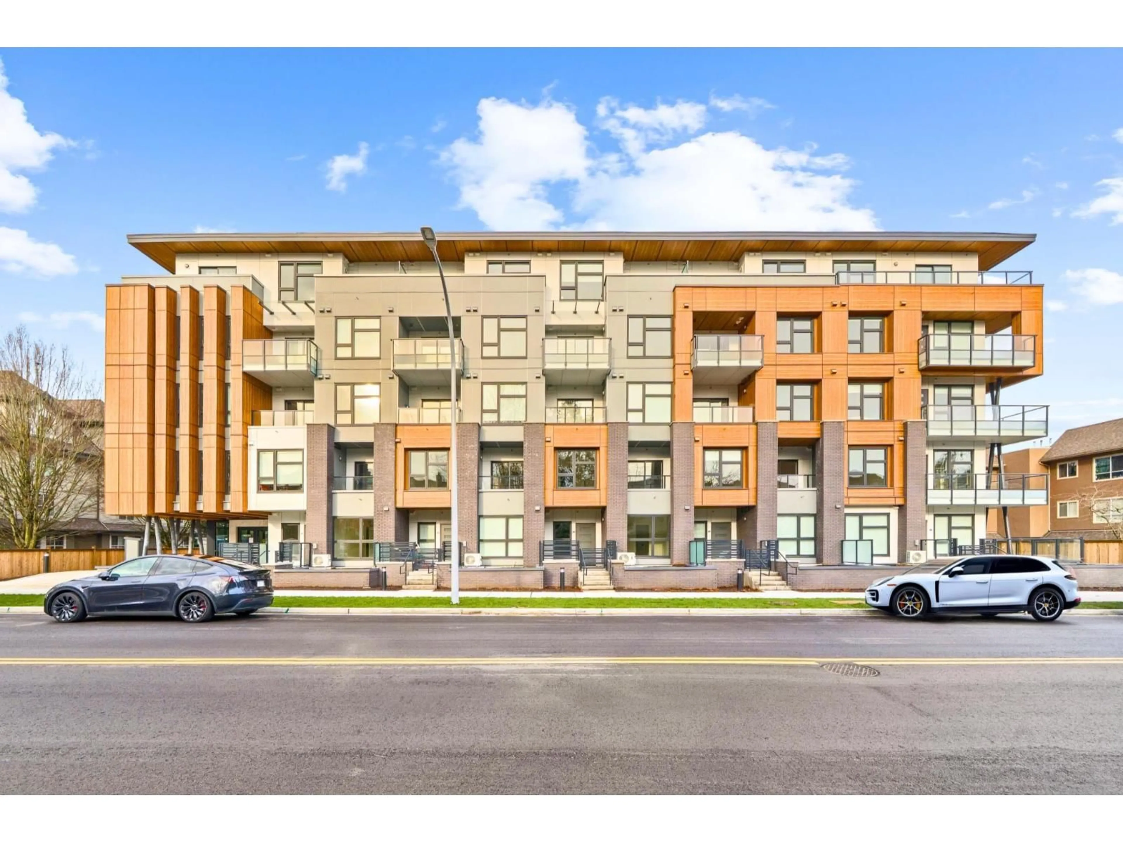 Unknown for 101 - 15353 17 AVENUE, Surrey British Columbia V4A0E2