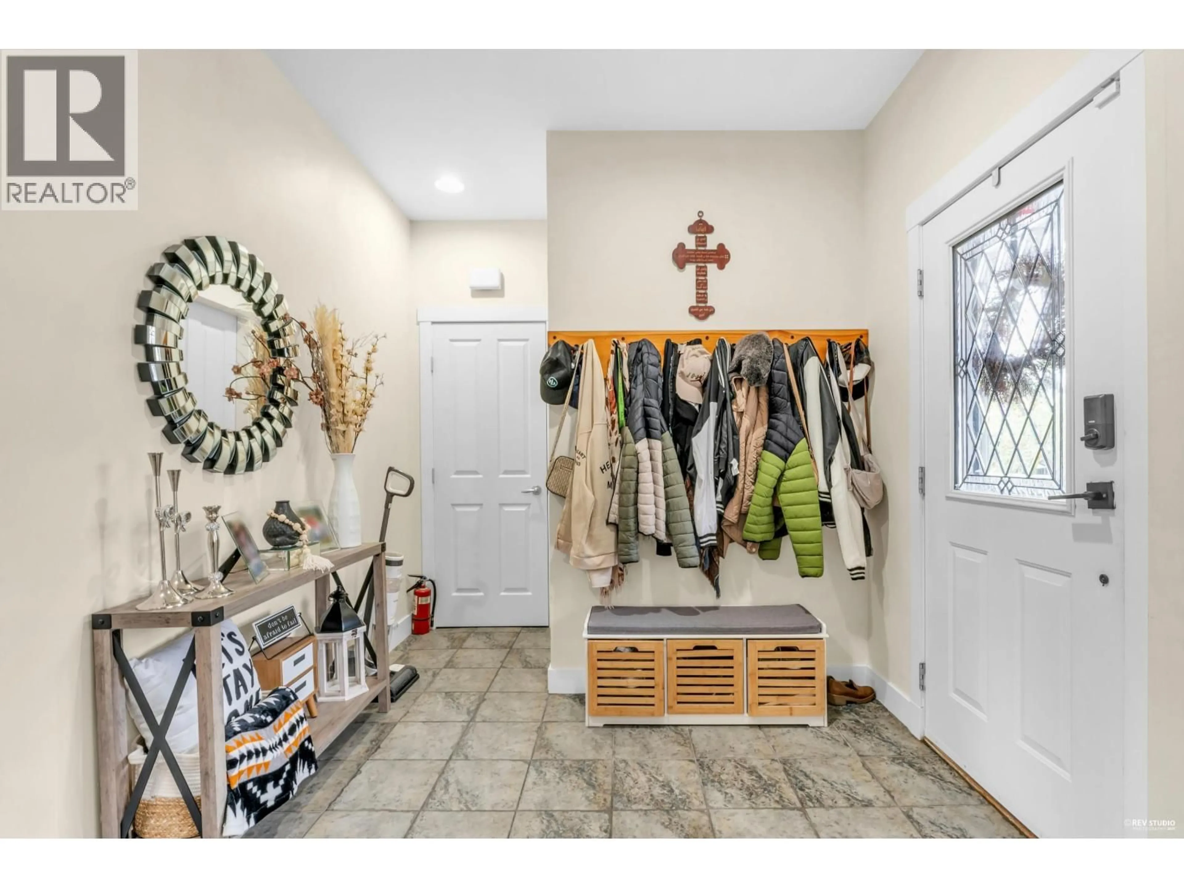 Indoor entryway for 10322 243A STREET, Maple Ridge British Columbia V2W2C7