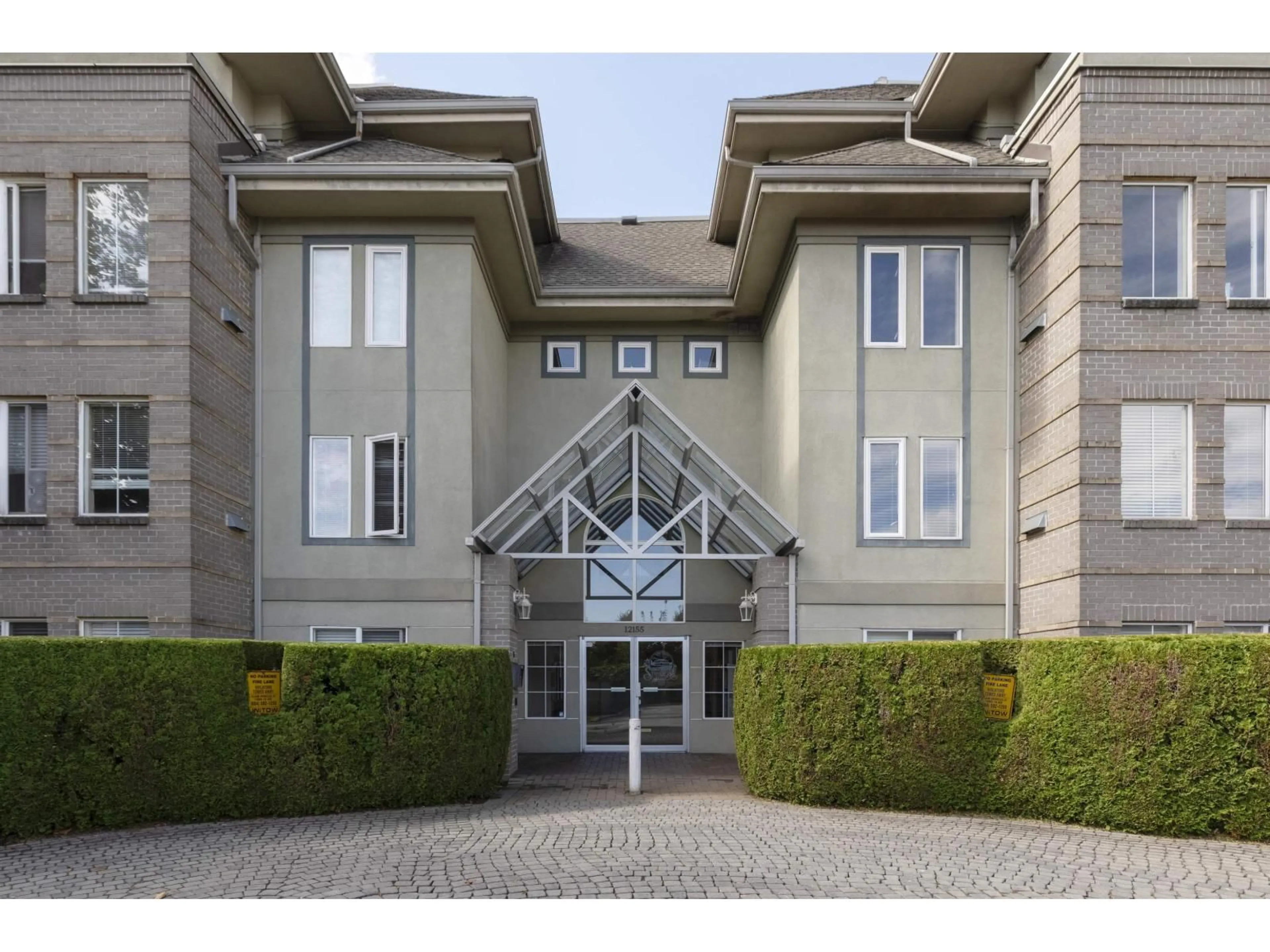 Indoor foyer for 308 - 12155 75A AVENUE, Surrey British Columbia V3W1B9