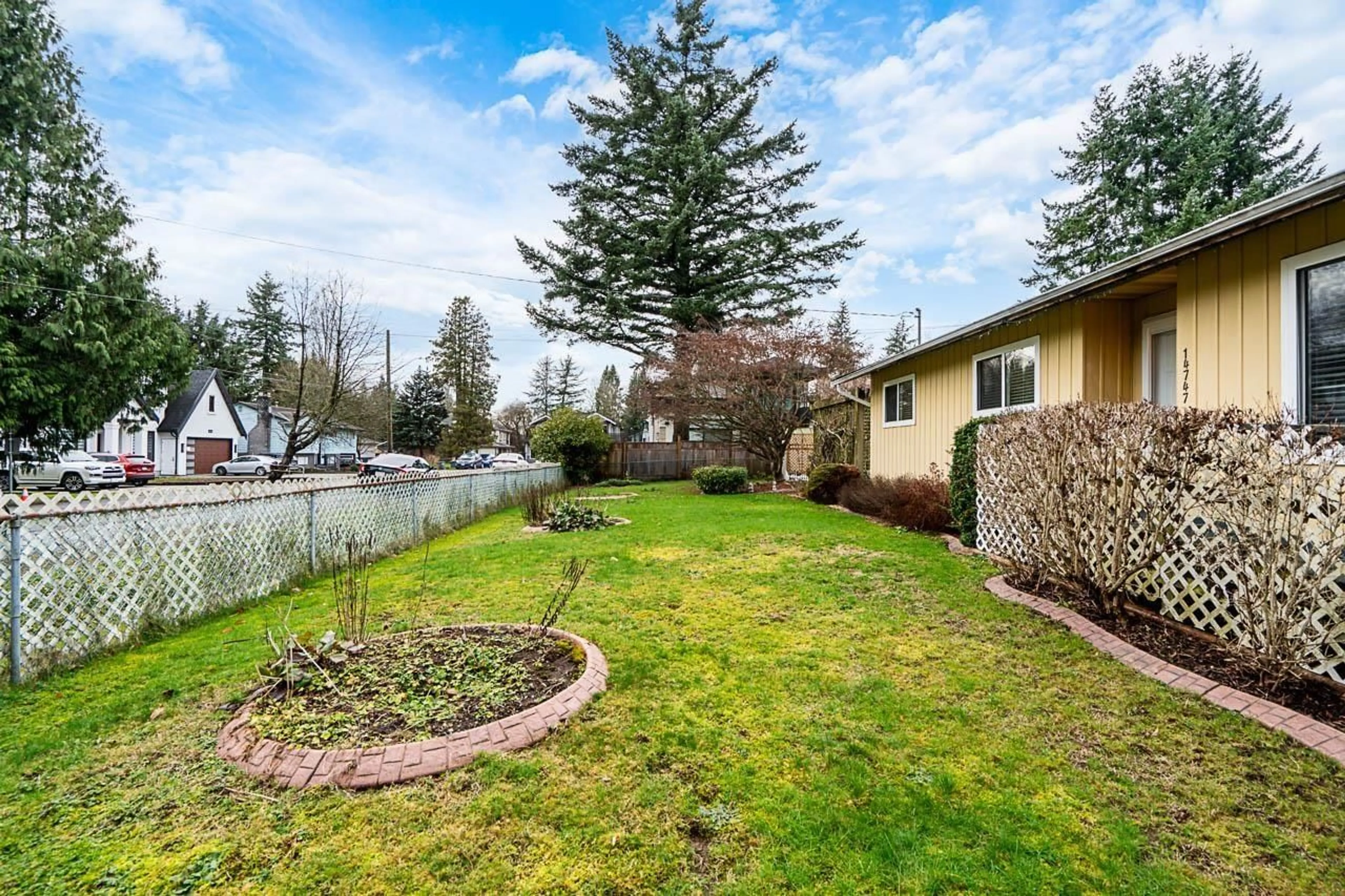 Patio, water/lake/river/ocean view for 14747 90A AVENUE, Surrey British Columbia V3R5Z9