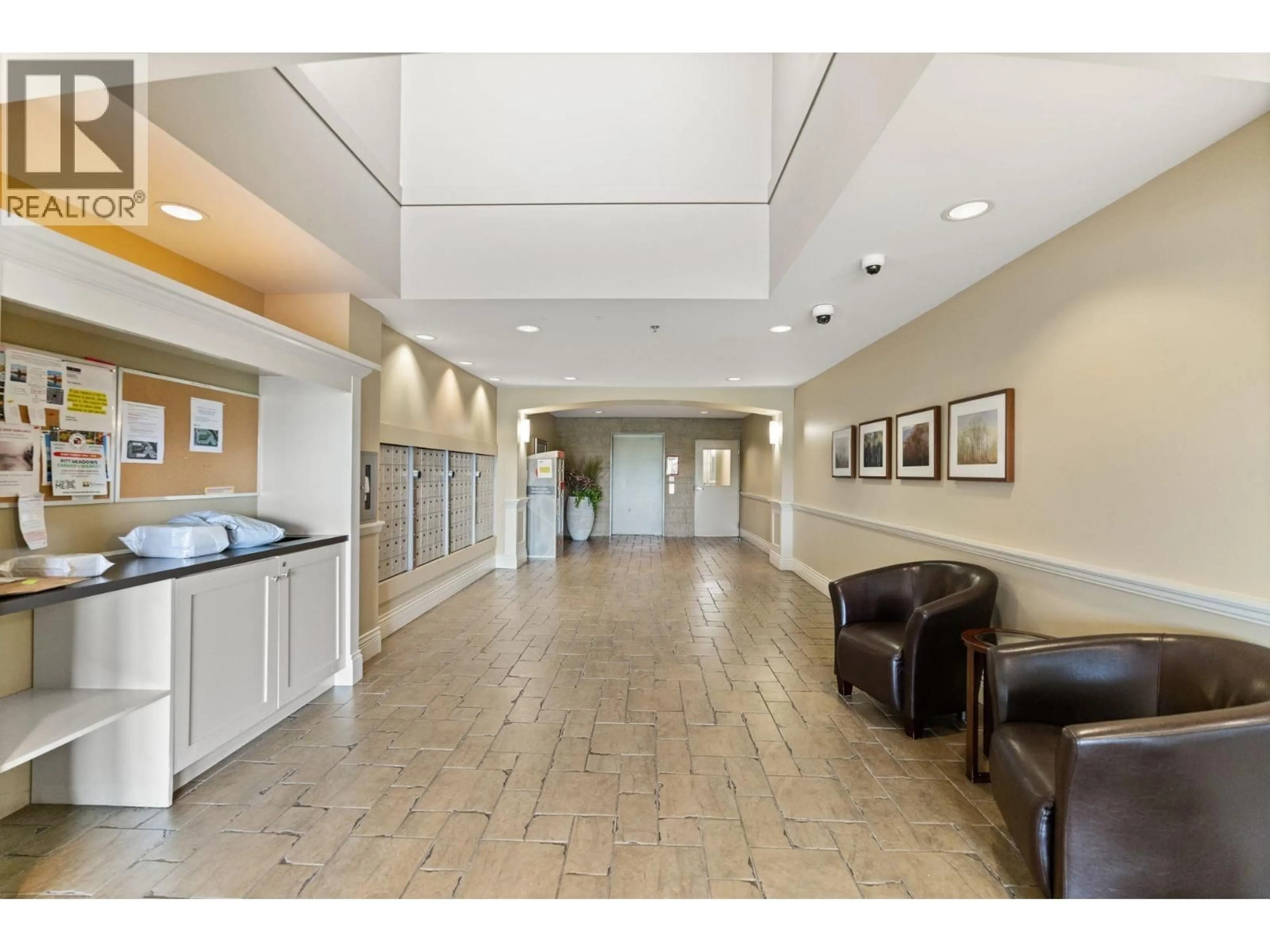 Indoor foyer for 429 - 19673 MEADOW GARDENS WAY, Pitt Meadows British Columbia V3Y0A1