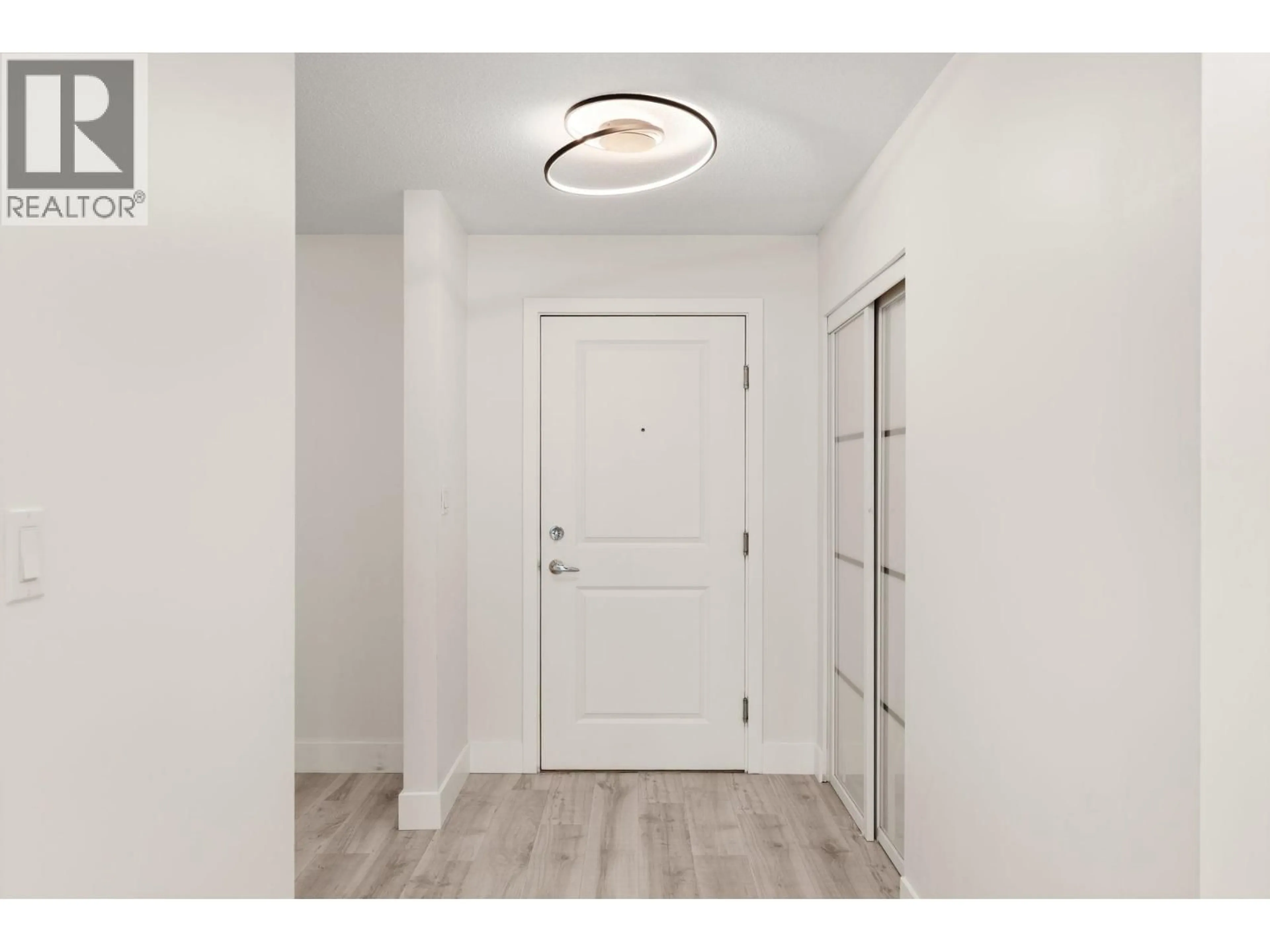 Indoor entryway for 429 - 19673 MEADOW GARDENS WAY, Pitt Meadows British Columbia V3Y0A1