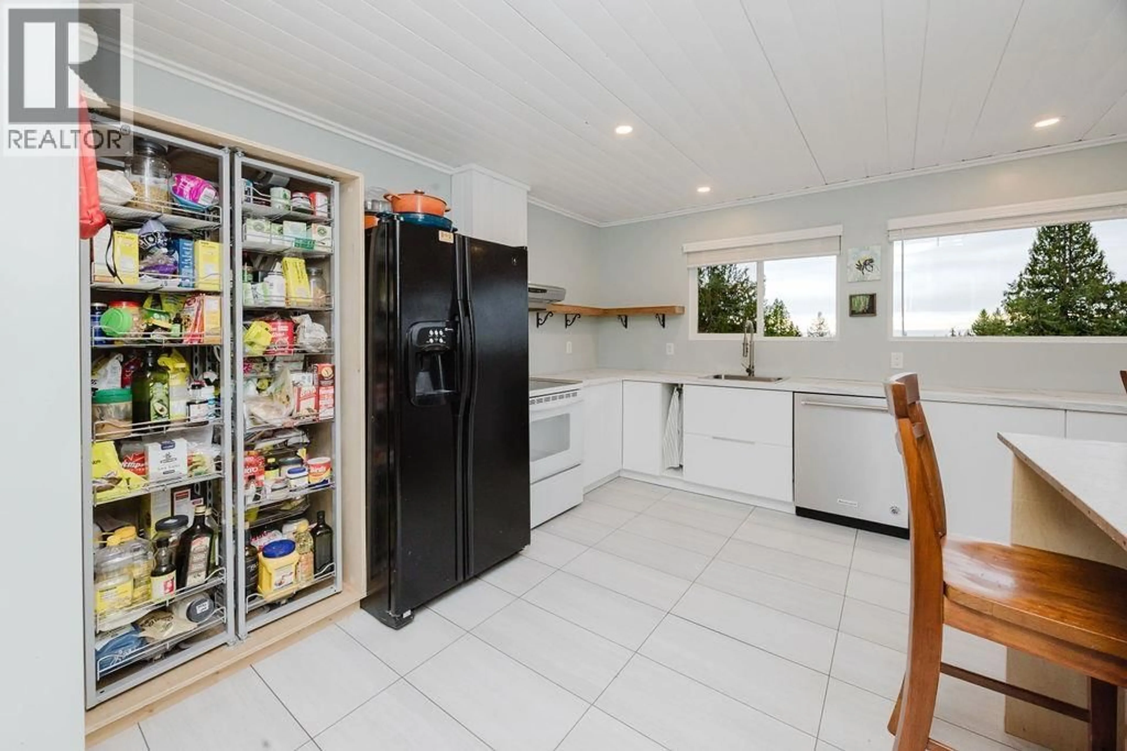 Standard kitchen, ceramic/tile floor for 1405 VELVET ROAD, Gibsons British Columbia V0N1V0