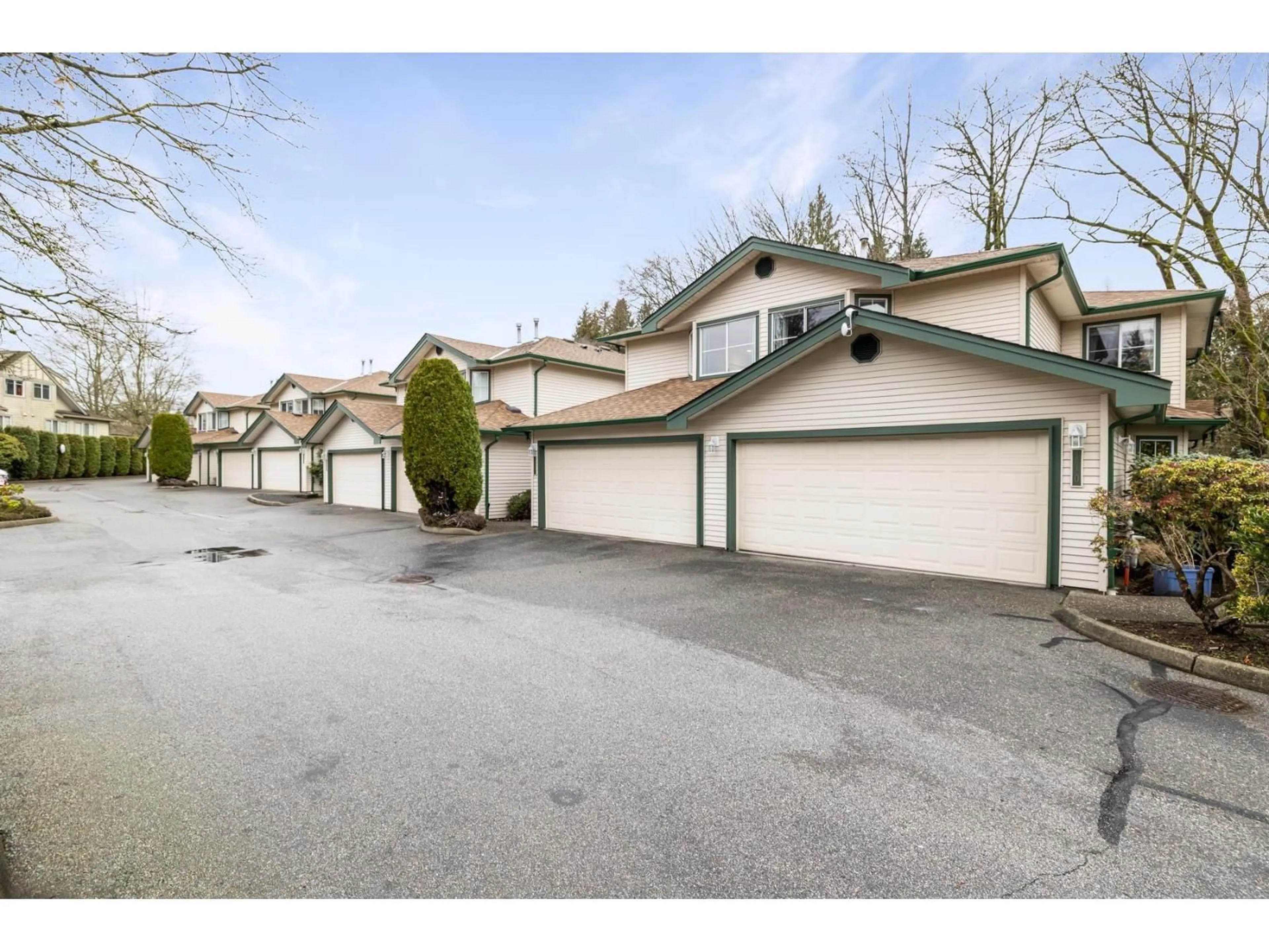 Unknown for 109 - 10250 155A STREET, Surrey British Columbia V3R4K5