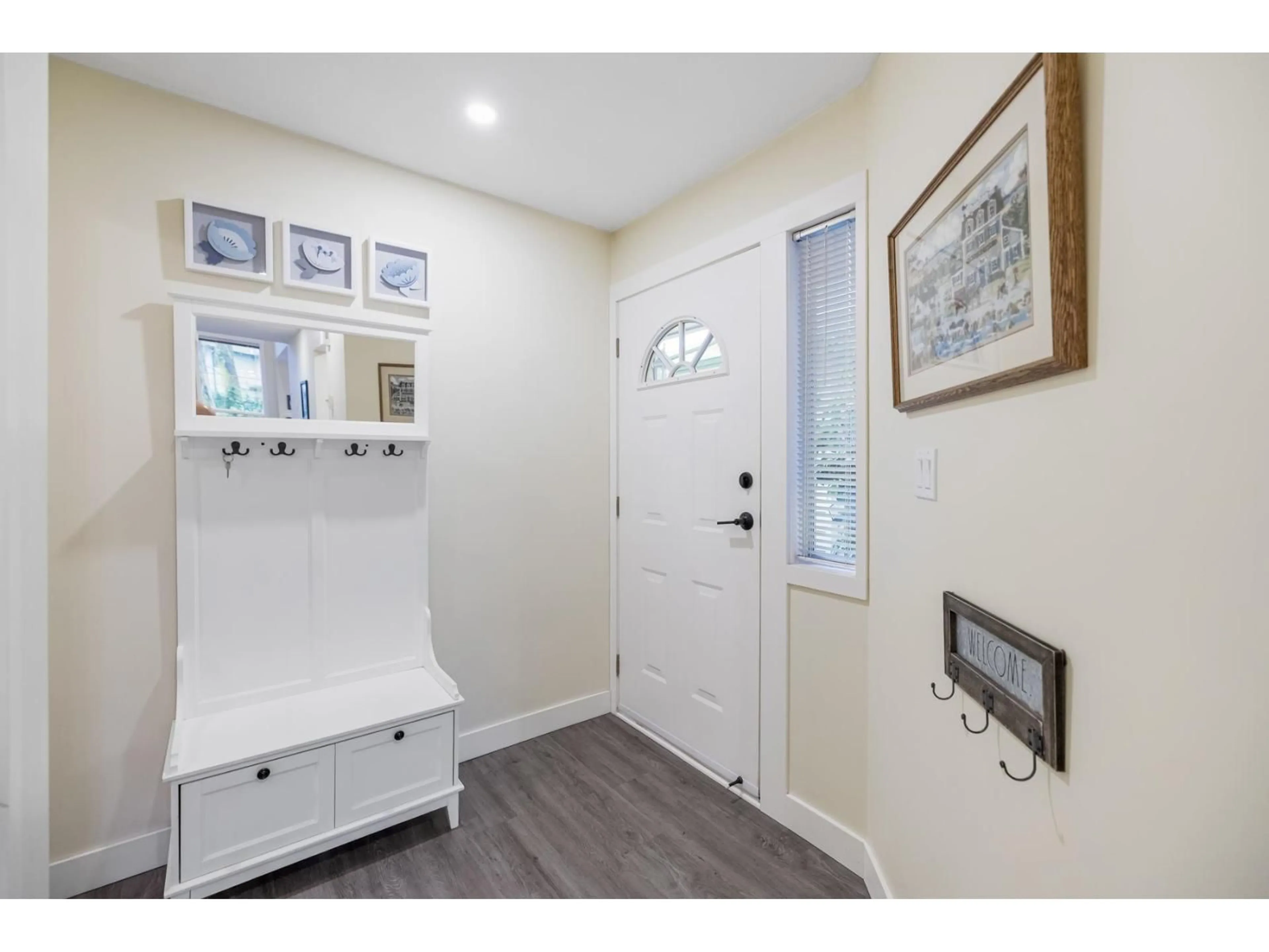 Indoor entryway for 109 - 10250 155A STREET, Surrey British Columbia V3R4K5