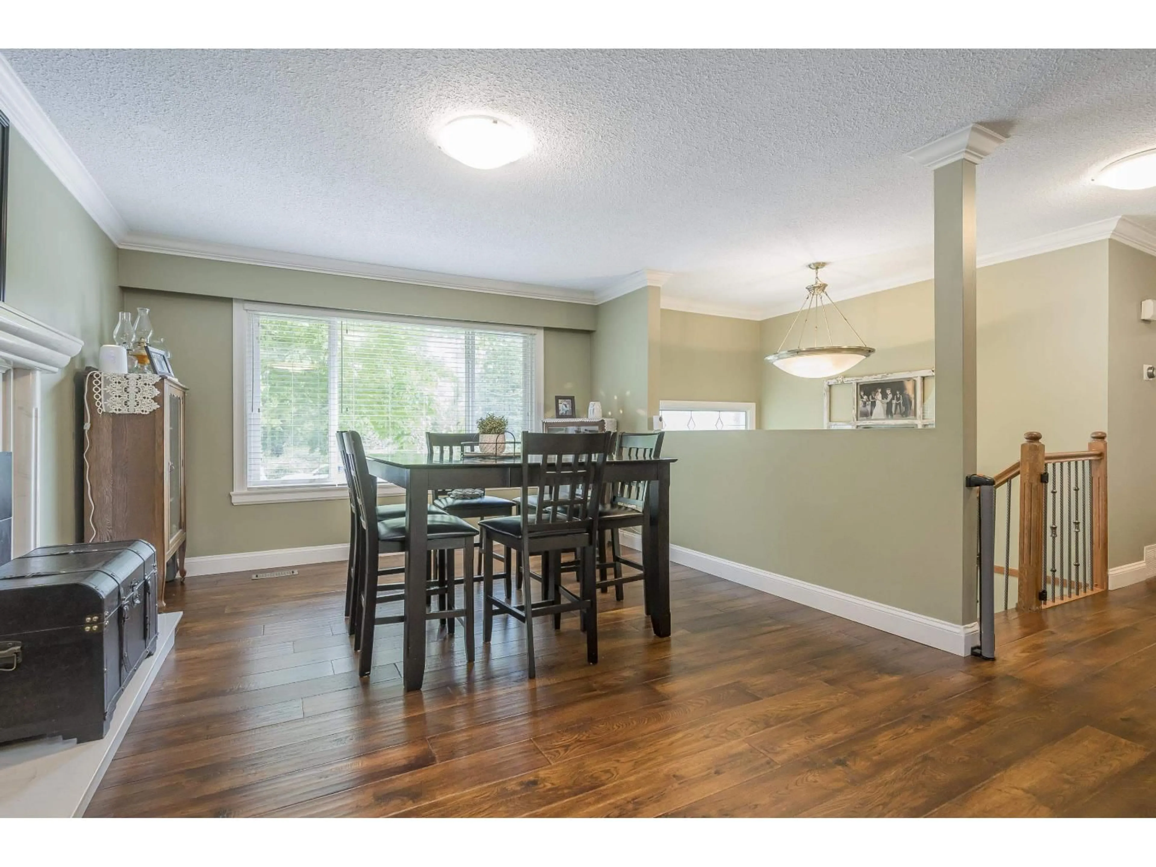 Dining room, wood/laminate floor for 25035 10 AVENUE, Langley British Columbia V4W2S7