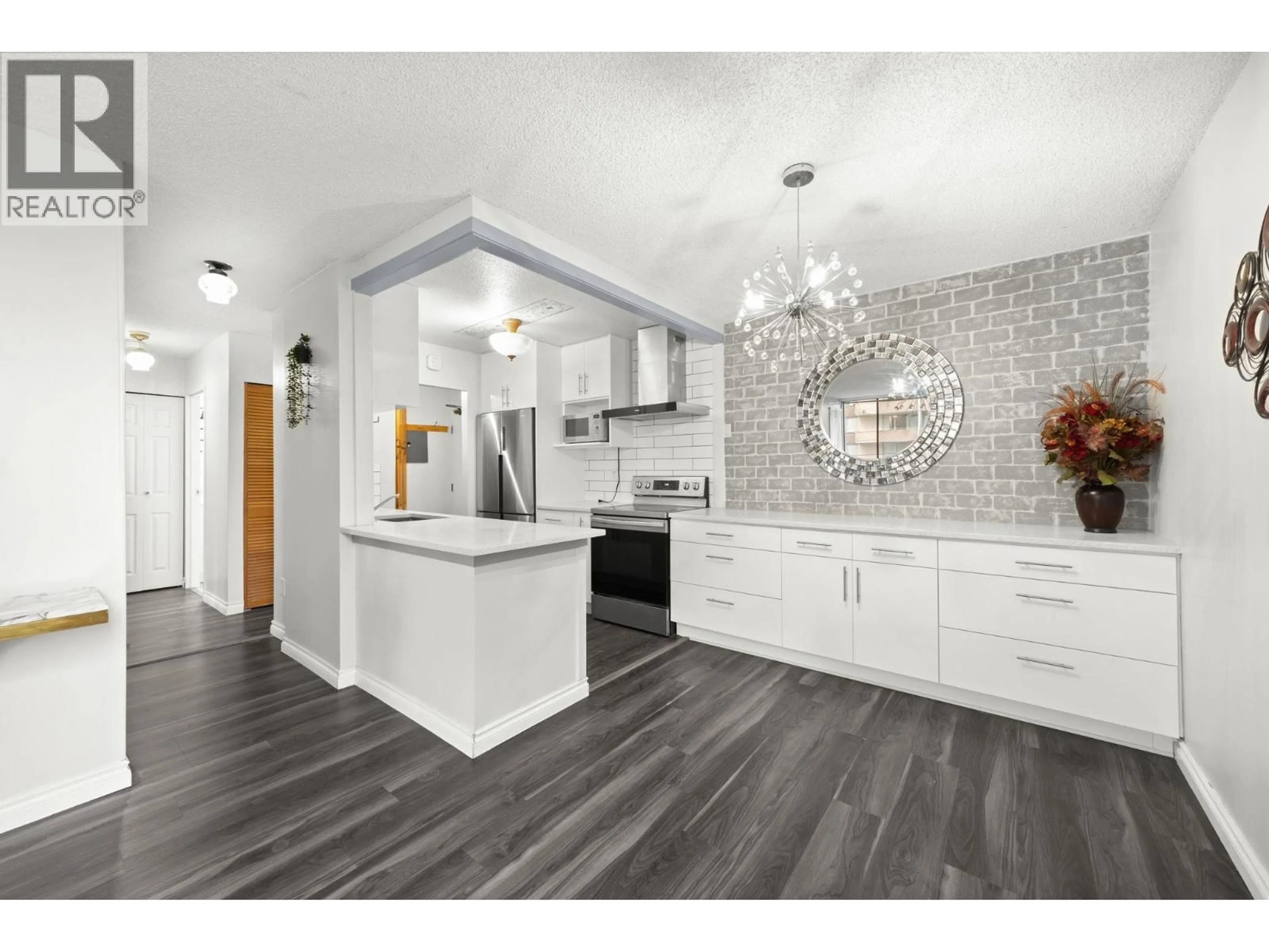 Open concept kitchen, unknown for 301 - 620 SEVENTH AVENUE, New Westminster British Columbia V3M5T6