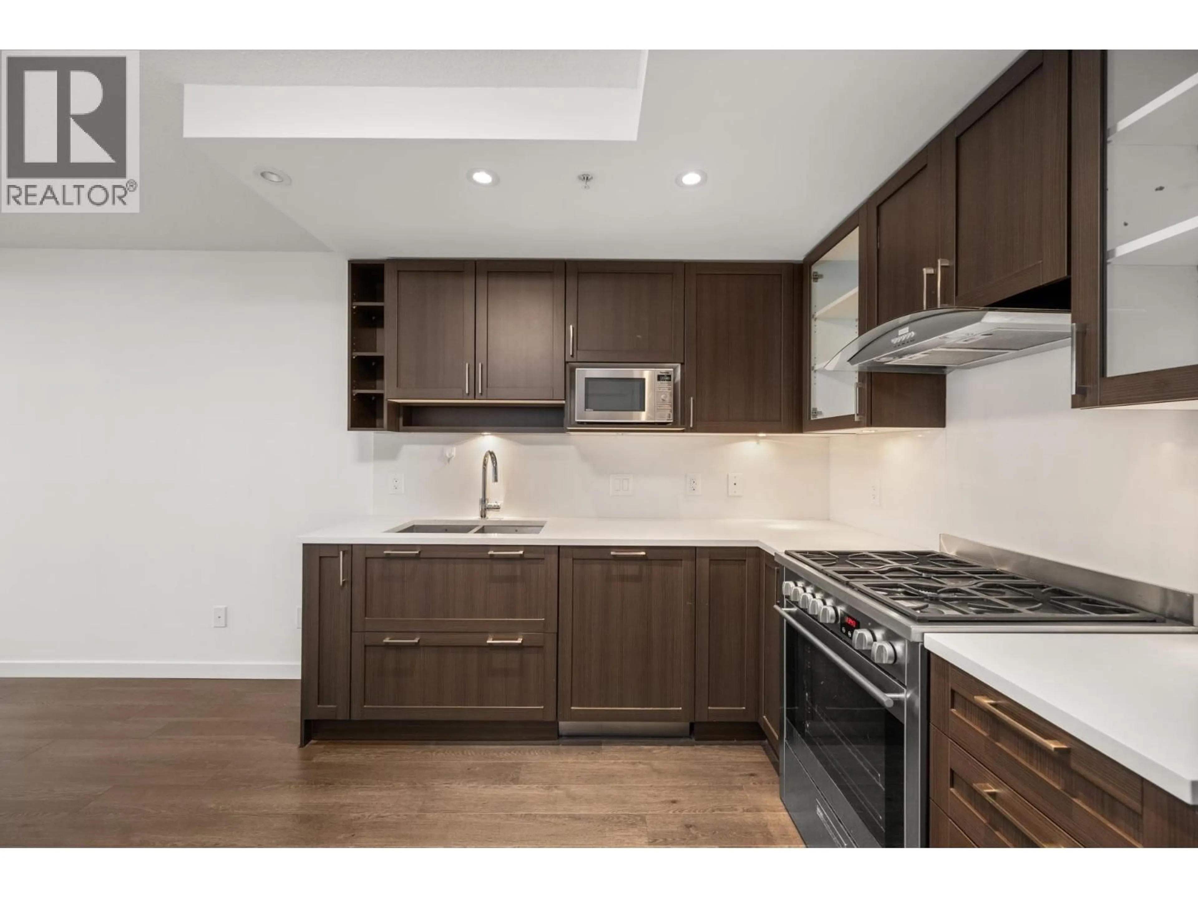 Standard kitchen, wood/laminate floor for 2810 - 5665 BOUNDARY ROAD, Vancouver British Columbia V5R0E4