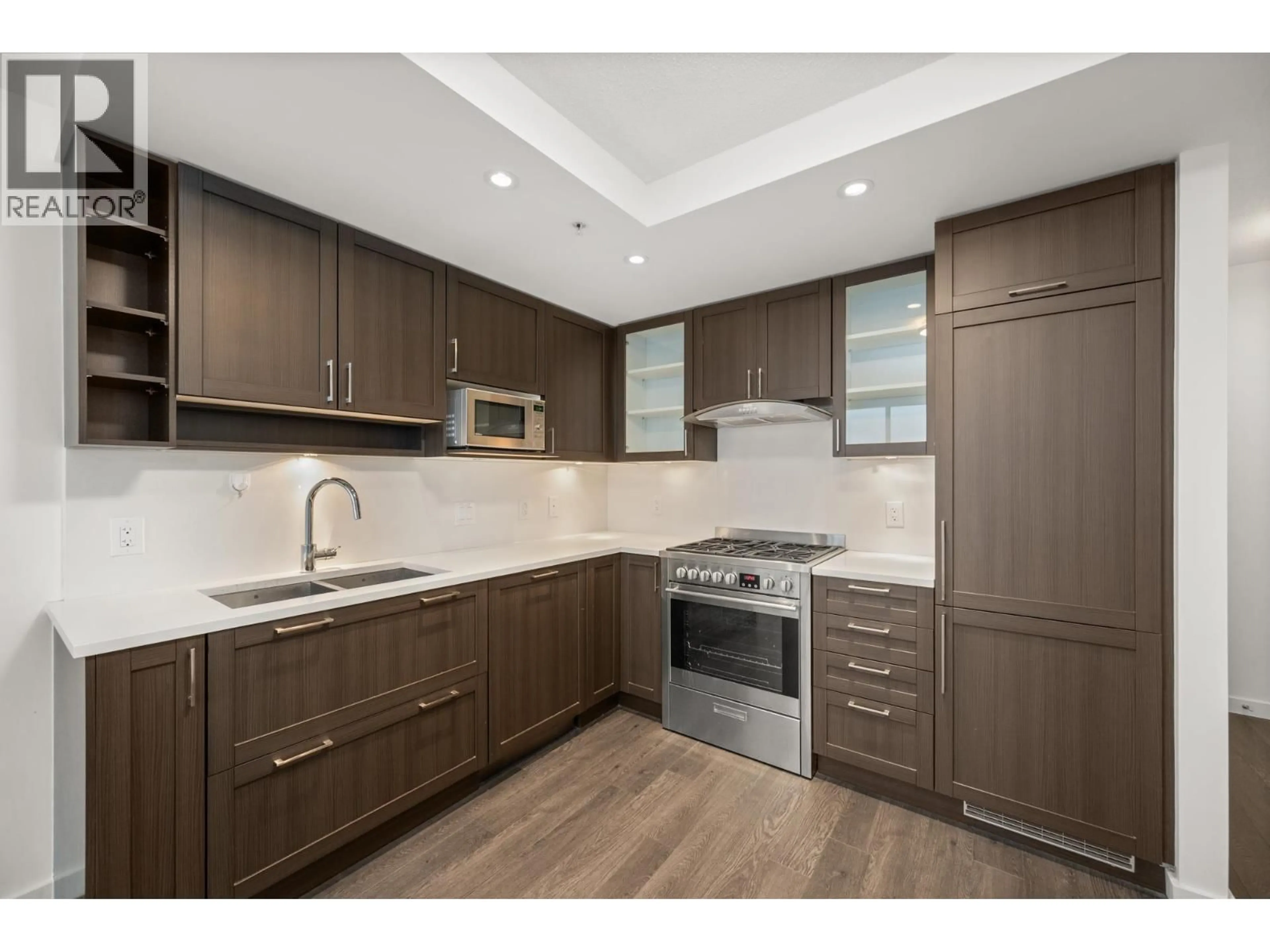 Standard kitchen, unknown for 2810 - 5665 BOUNDARY ROAD, Vancouver British Columbia V5R0E4