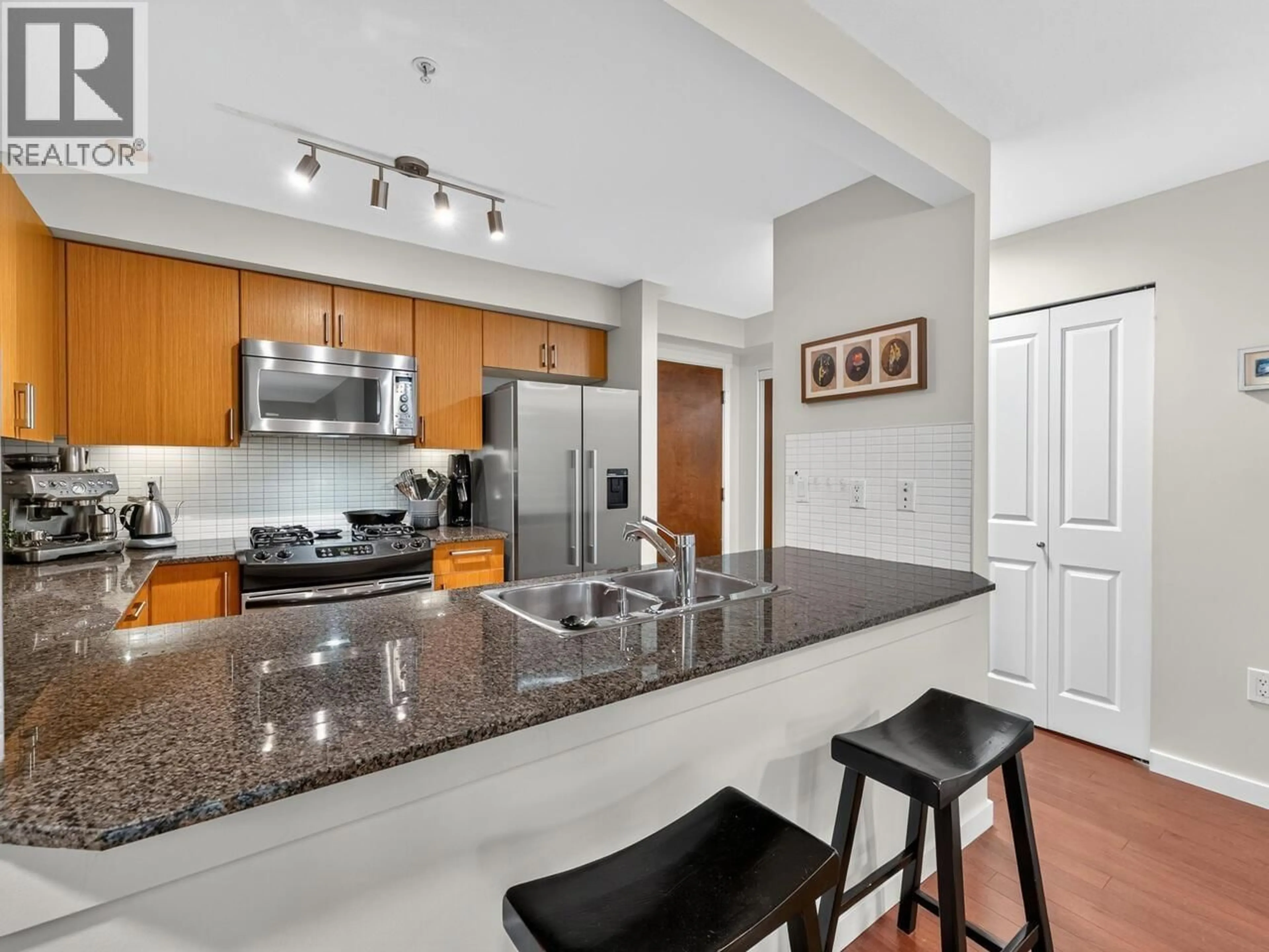 Open concept kitchen, unknown for 206 - 2096 46TH AVENUE, Vancouver British Columbia V6M2K9