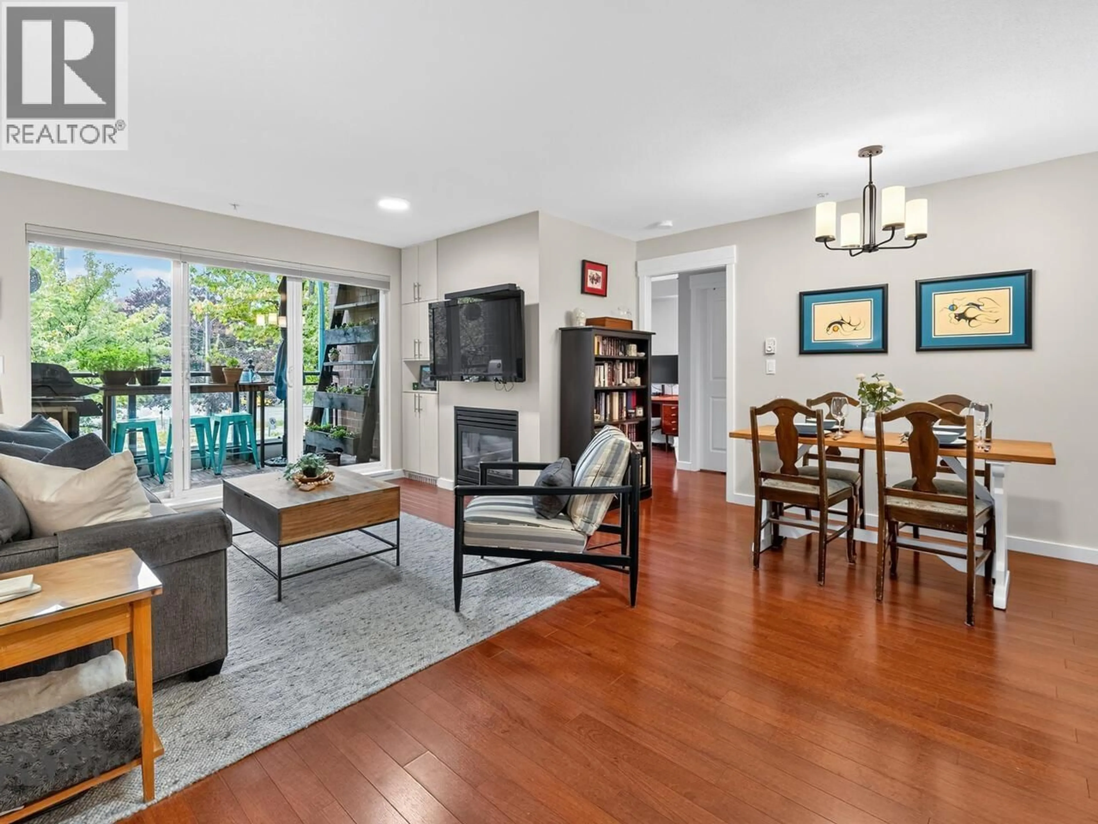 Living room with furniture, unknown for 206 - 2096 46TH AVENUE, Vancouver British Columbia V6M2K9