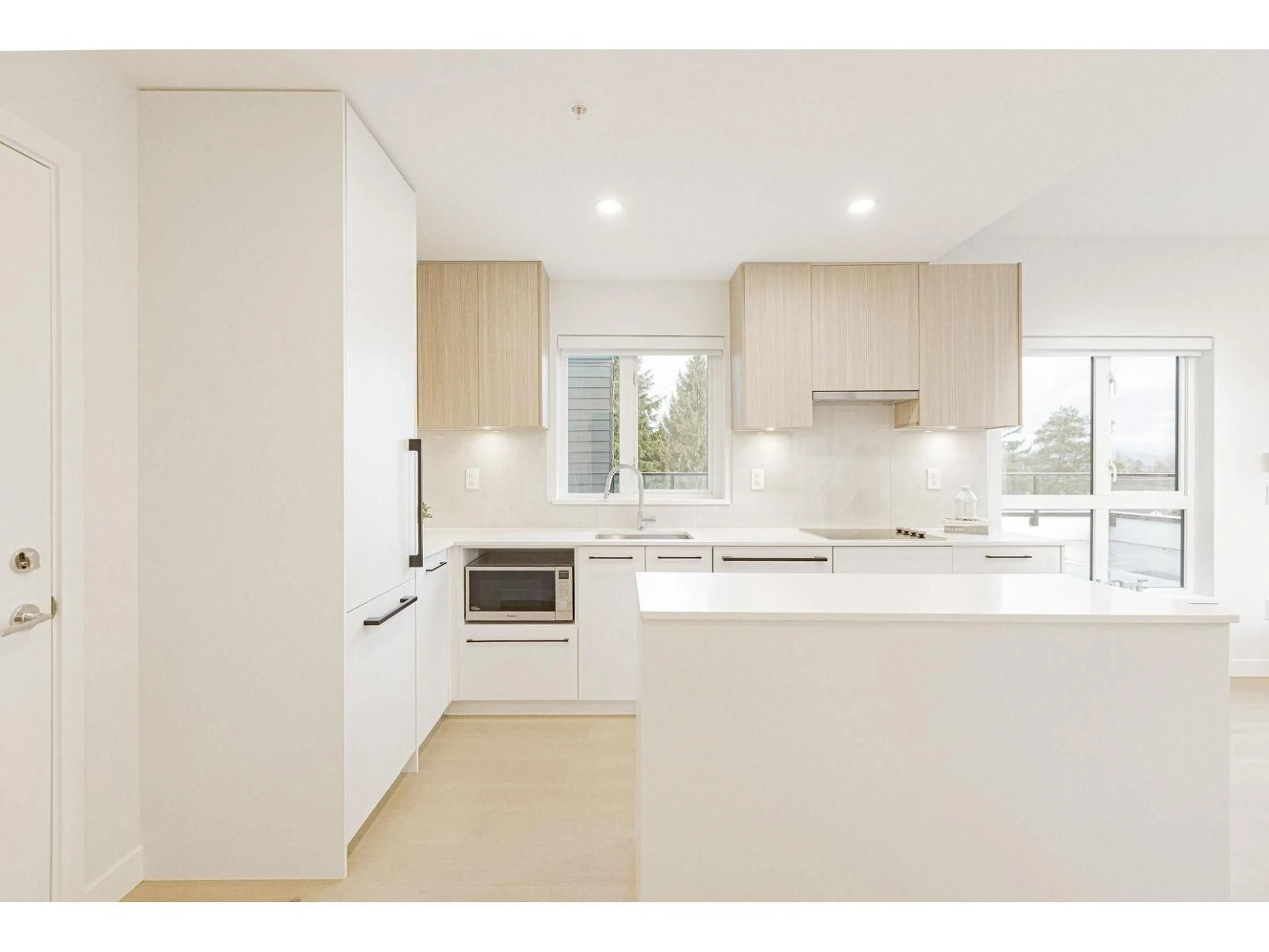 Standard kitchen, unknown for 508 - 5398 207 STREET, Langley British Columbia V3A2G1