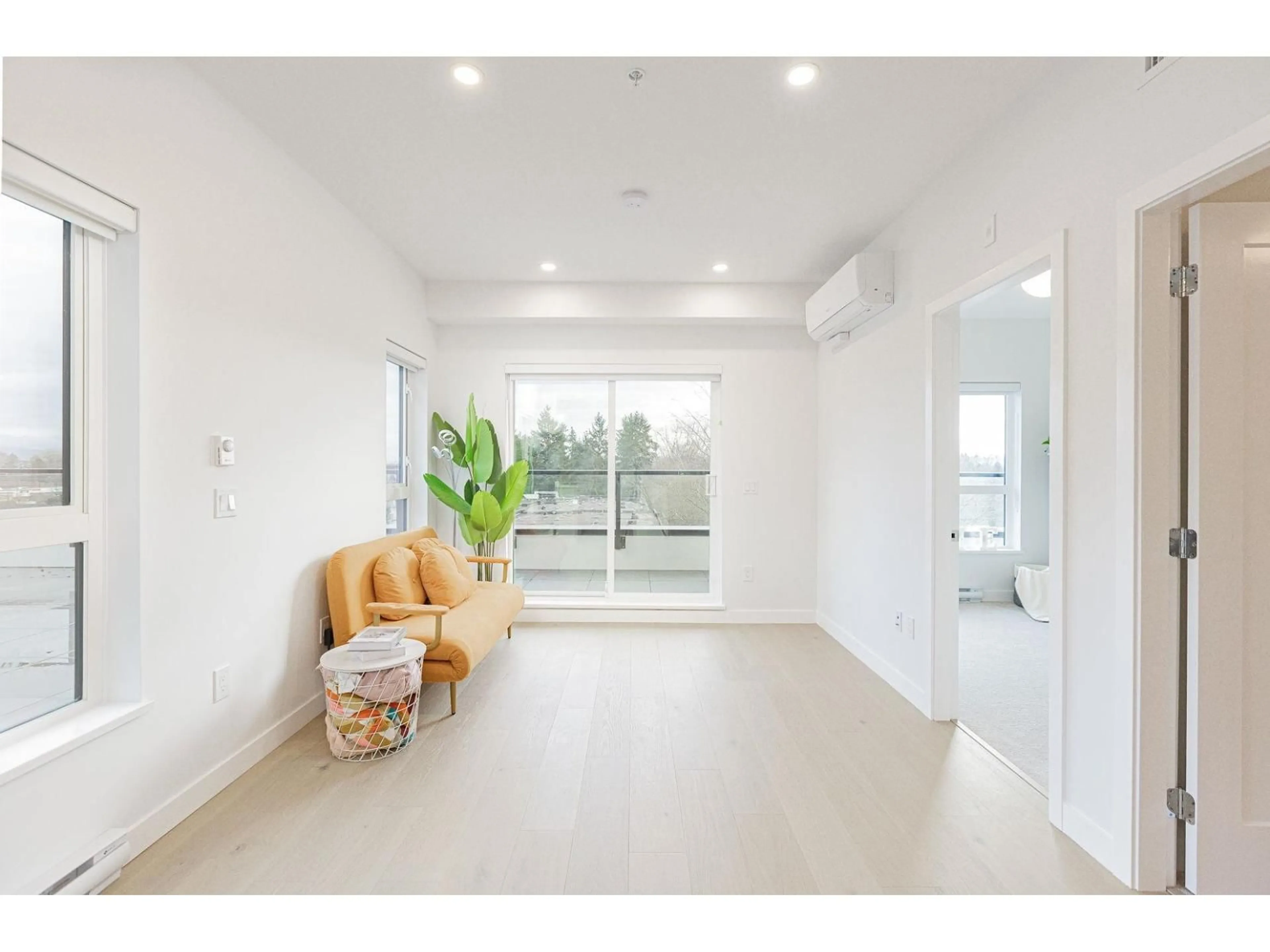 Indoor foyer for 508 - 5398 207 STREET, Langley British Columbia V3A2G1