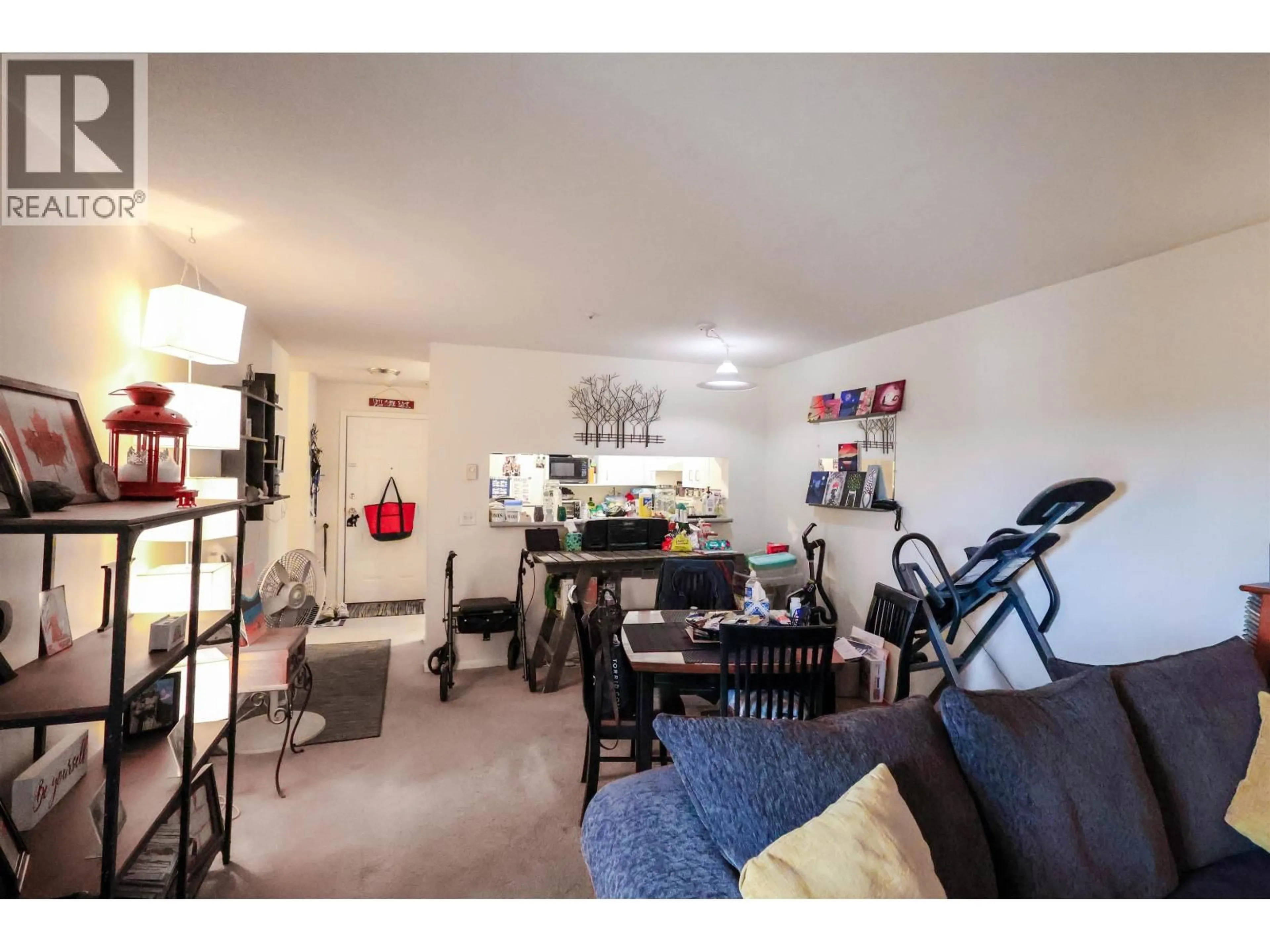 A pic of a room for 205 - 723 TWELFTH STREET, New Westminster British Columbia V3M4J8