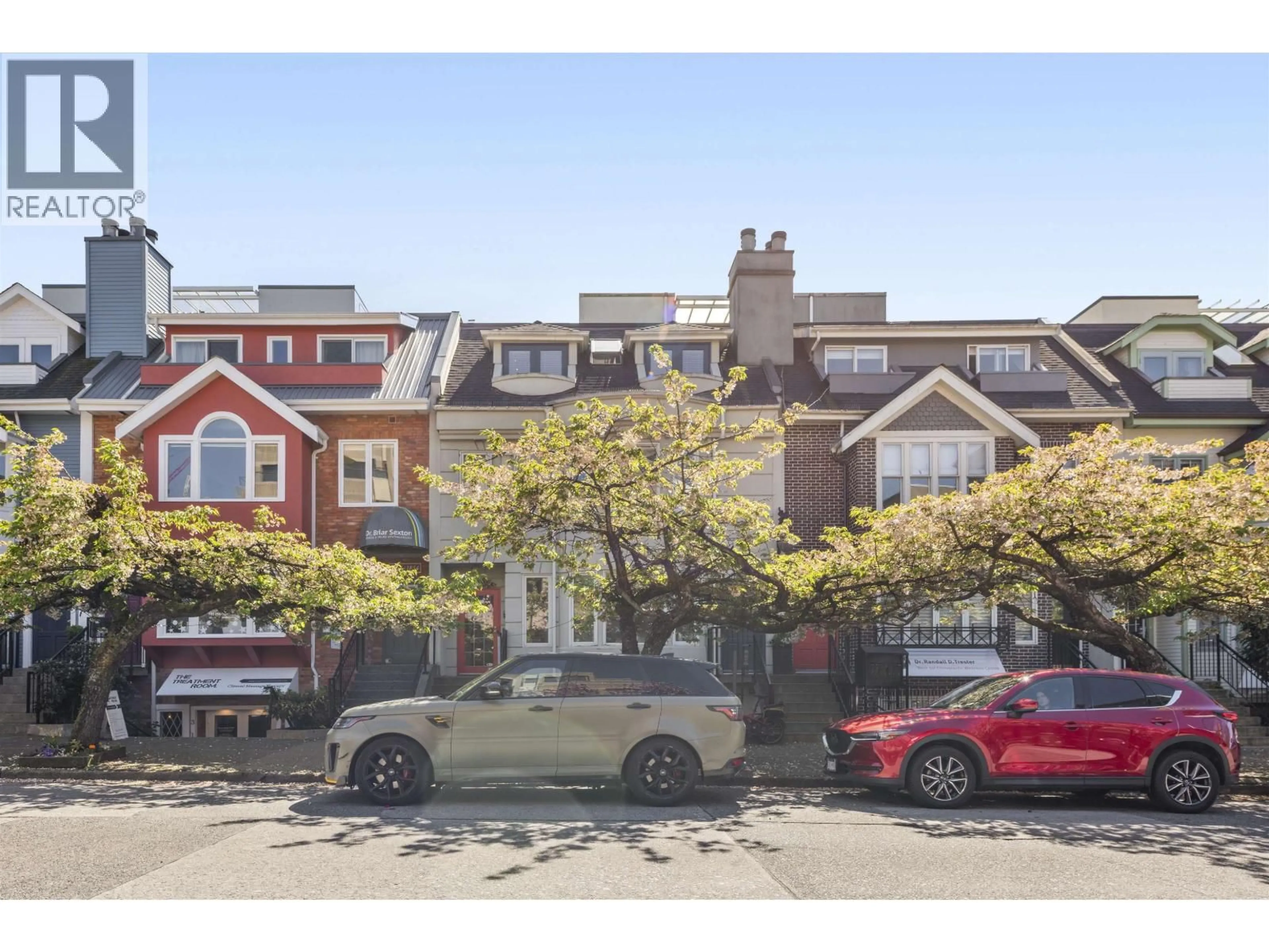 A pic from outside/outdoor area/front of a property/back of a property/a pic from drone, street for 1858 1ST AVENUE, Vancouver British Columbia V6J1G5