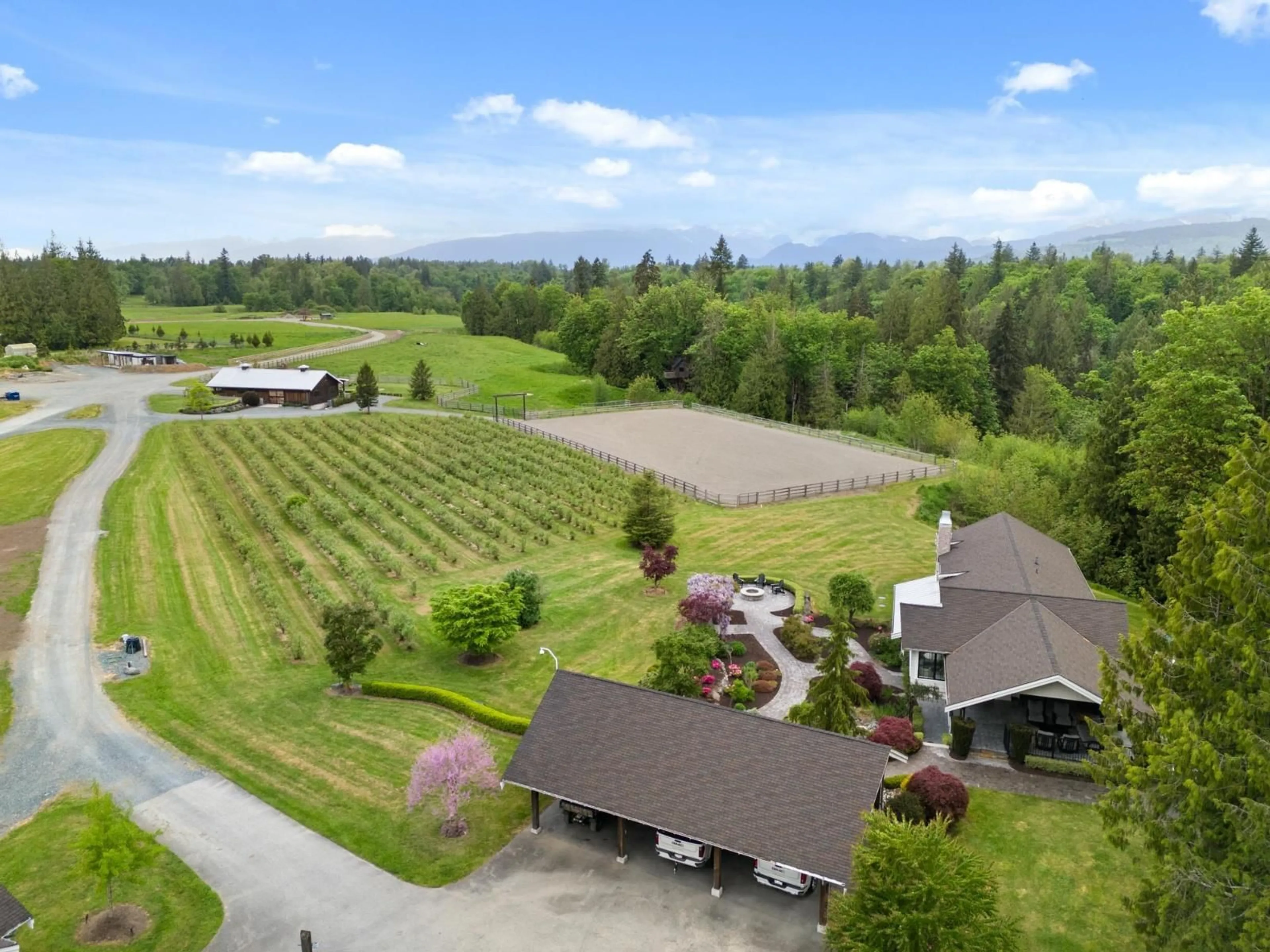 A pic from outside/outdoor area/front of a property/back of a property/a pic from drone, mountain view for 25125 72 AVENUE, Langley British Columbia V4W1J1