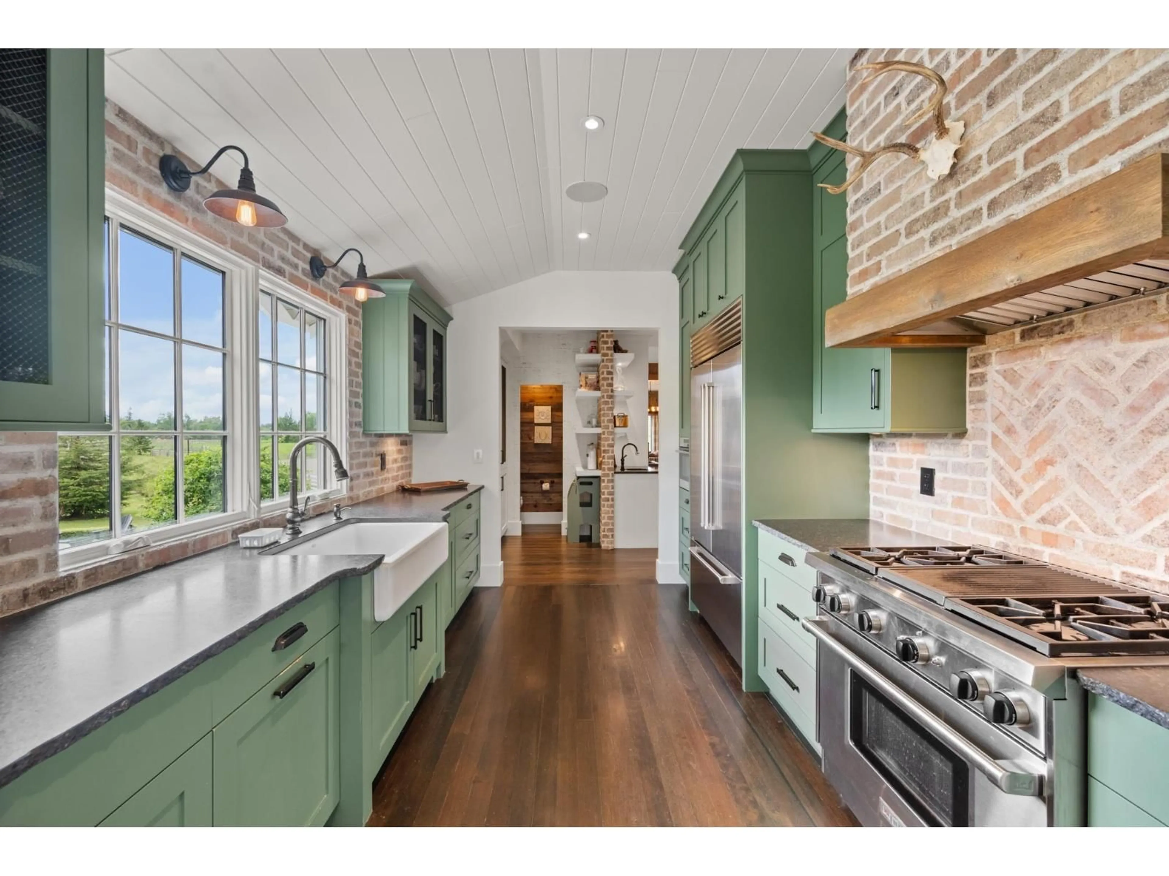 Open concept kitchen, ceramic/tile floor for 25125 72 AVENUE, Langley British Columbia V4W1J1