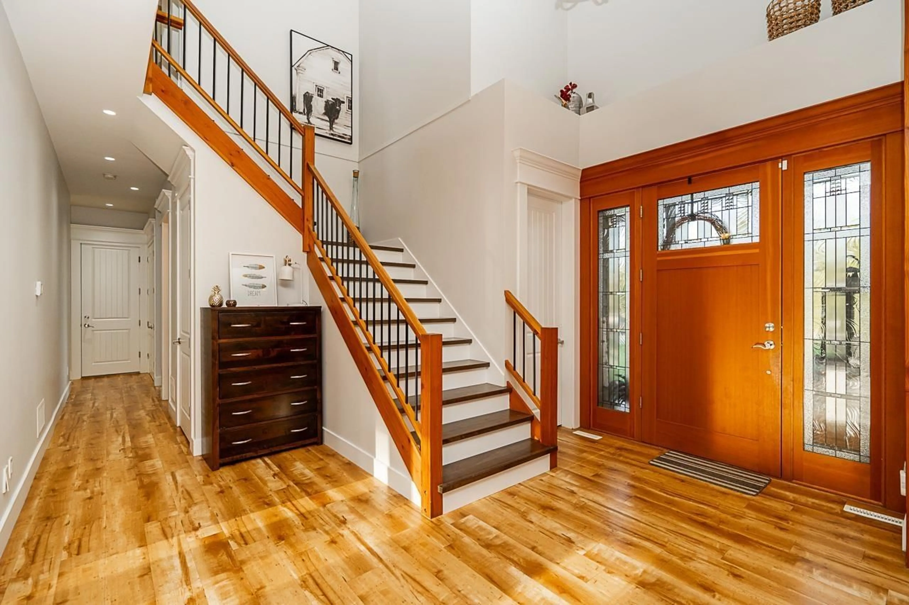 Indoor entryway for 601 200 STREET, Langley British Columbia V3A4B4