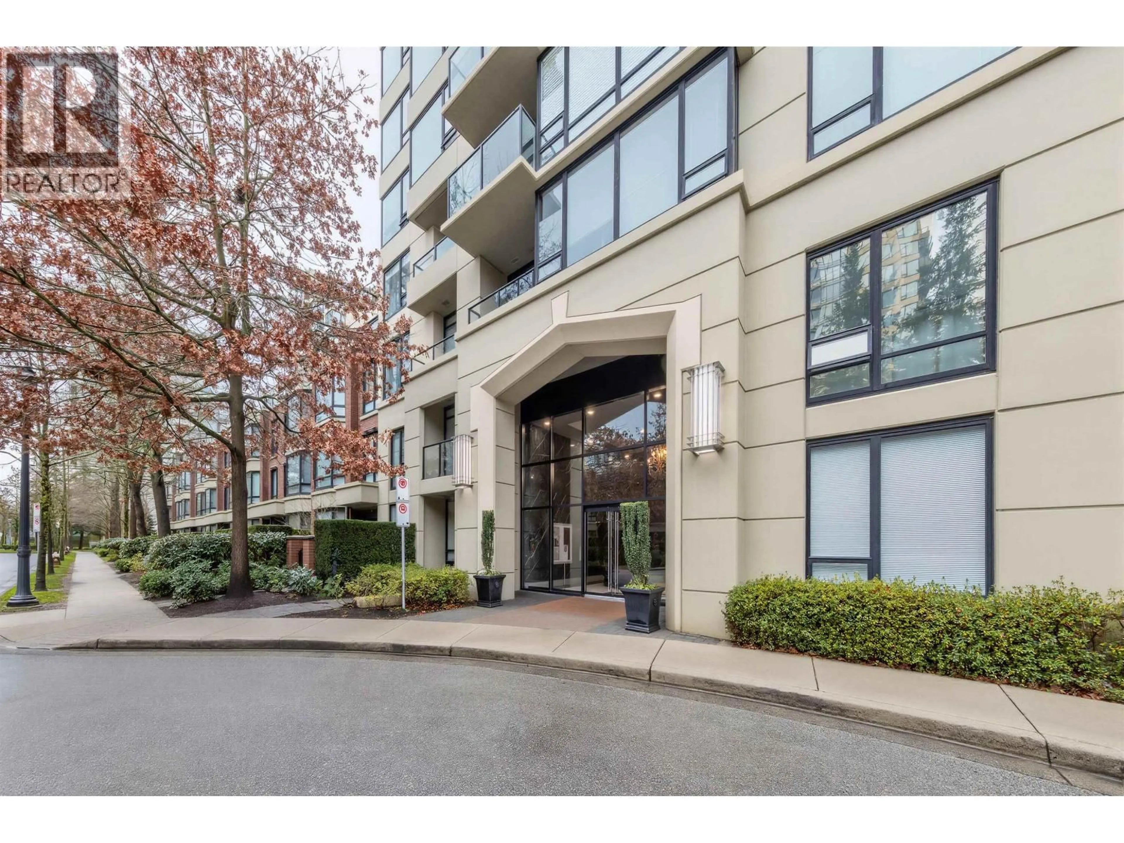 Indoor foyer for 1601 - 9180 HEMLOCK DRIVE, Richmond British Columbia V6Y4J5