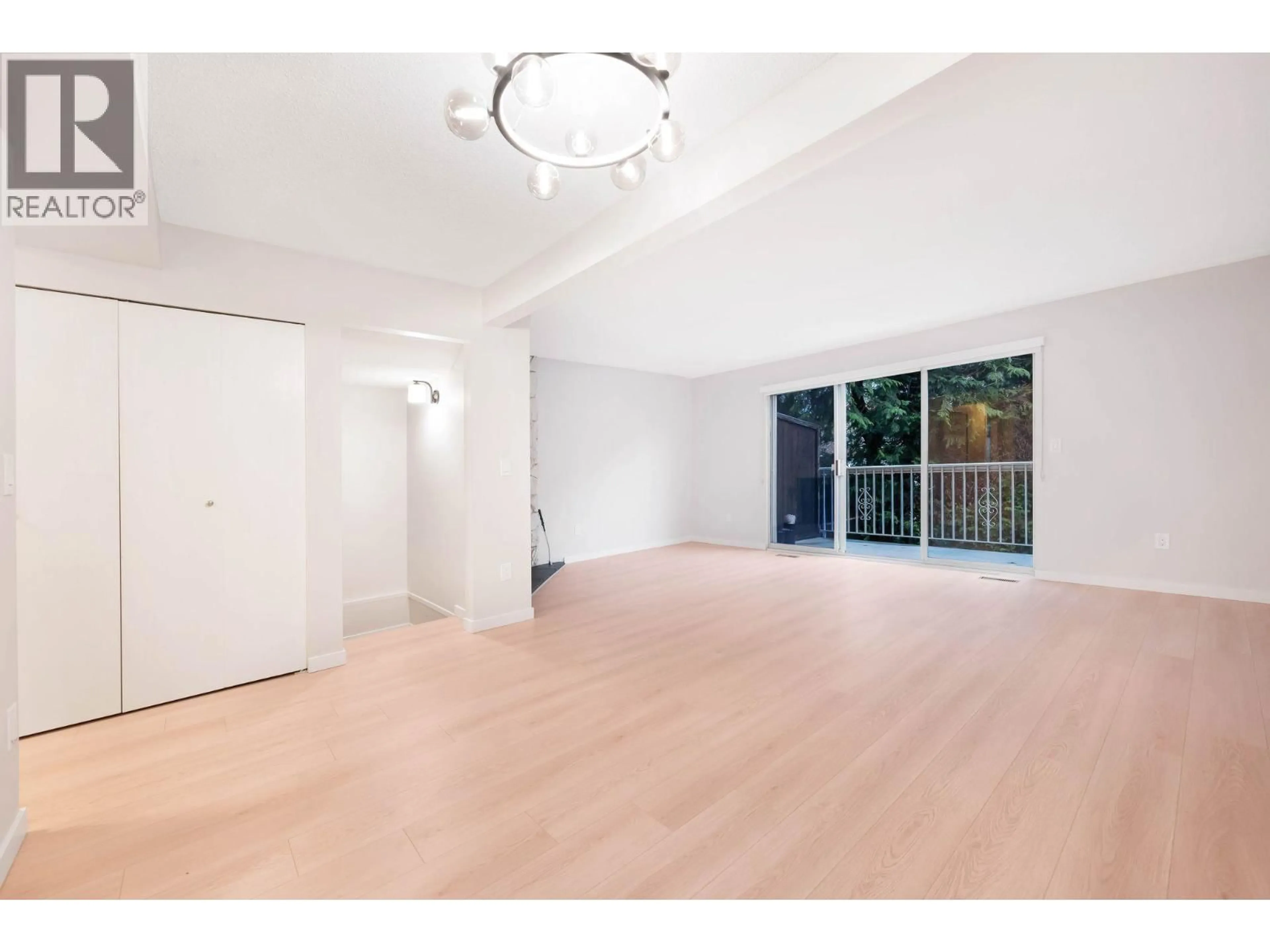 A pic of a room for 2 - 5330 BROADWAY, Burnaby British Columbia V5B2X7