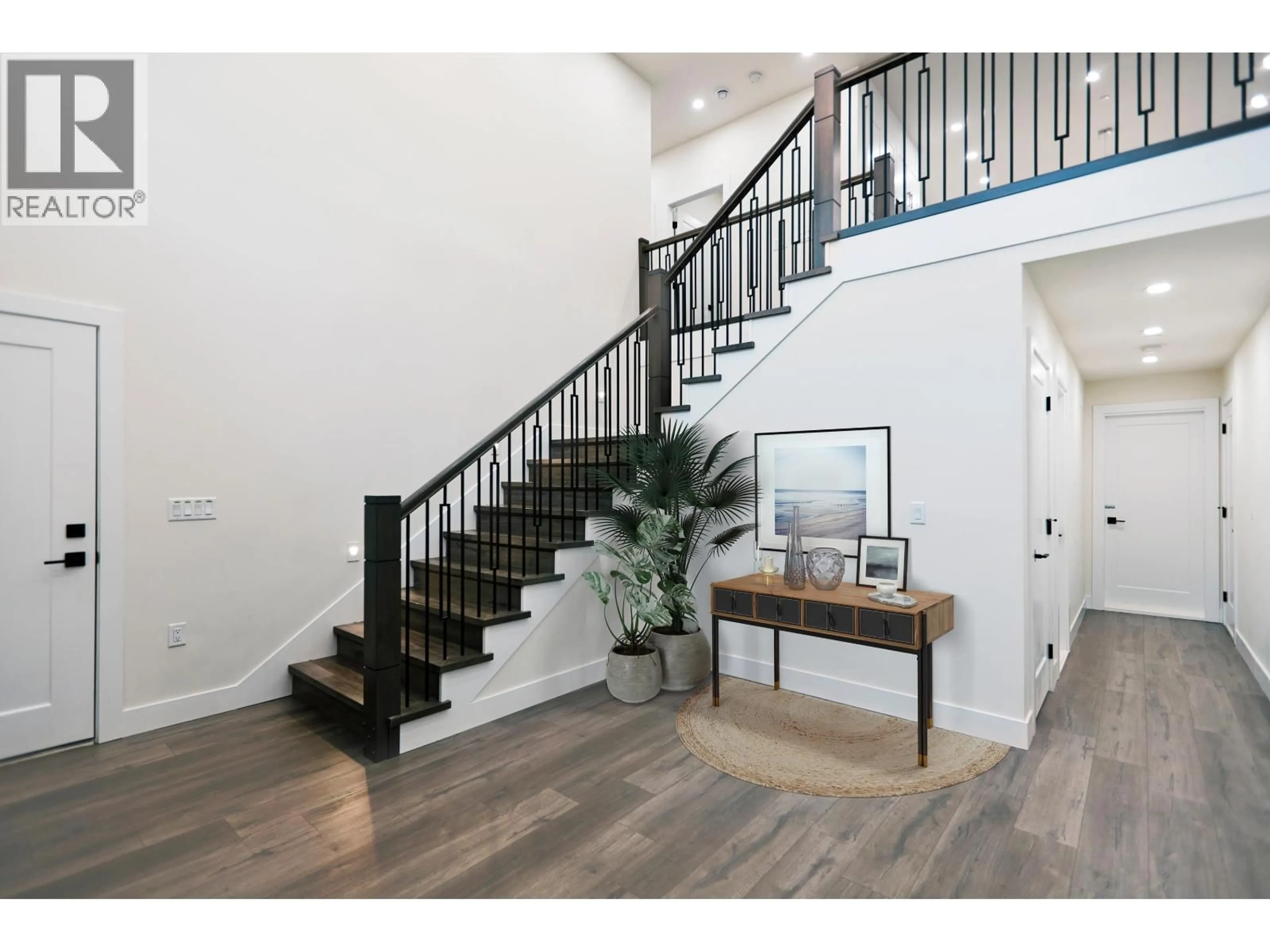 Indoor entryway for 10160 ROLLEY CRESCENT, Maple Ridge British Columbia V2W1S6