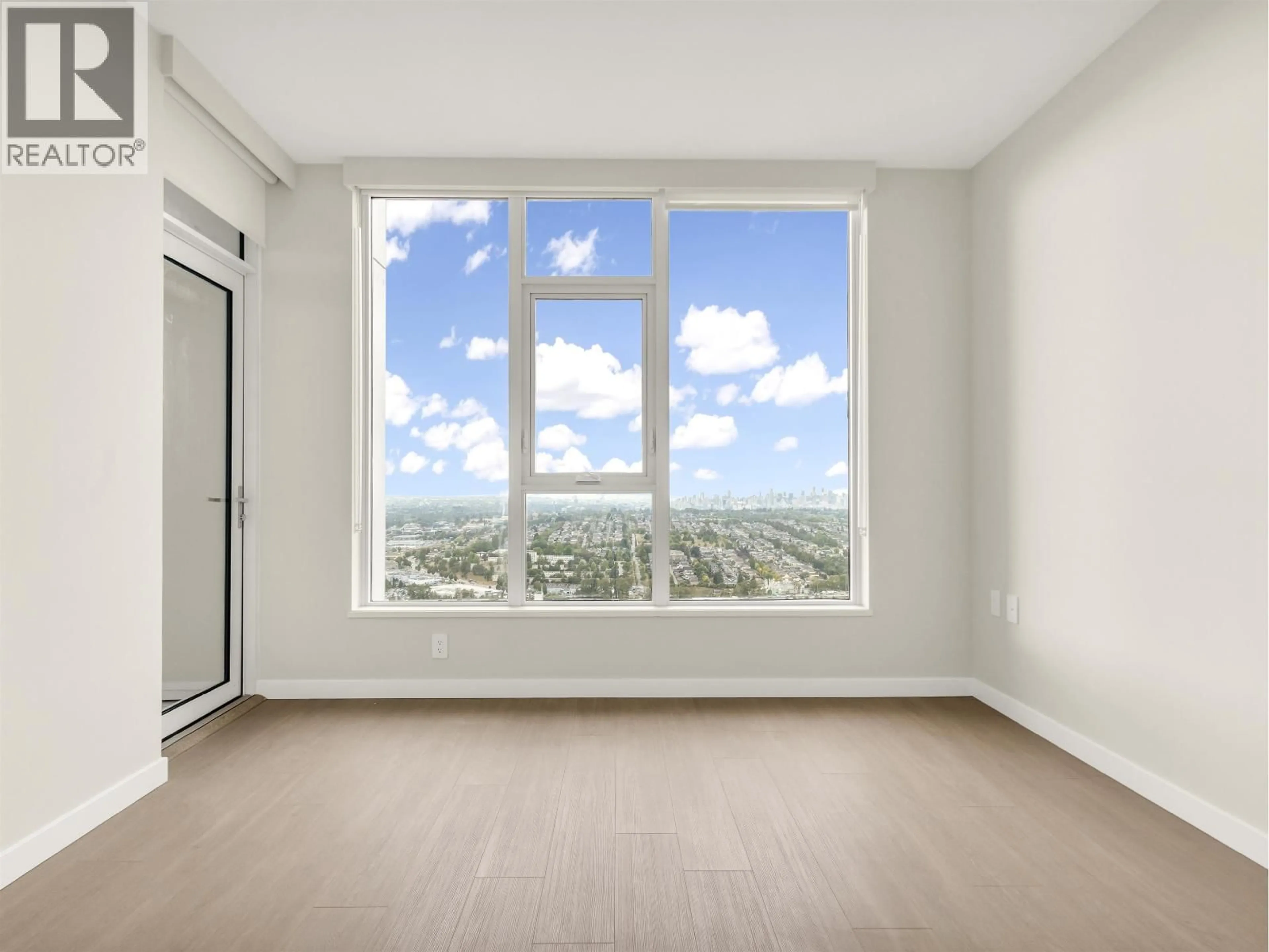 A pic of a room for 4709 - 2186 GILMORE AVENUE, Burnaby British Columbia V5C0N7