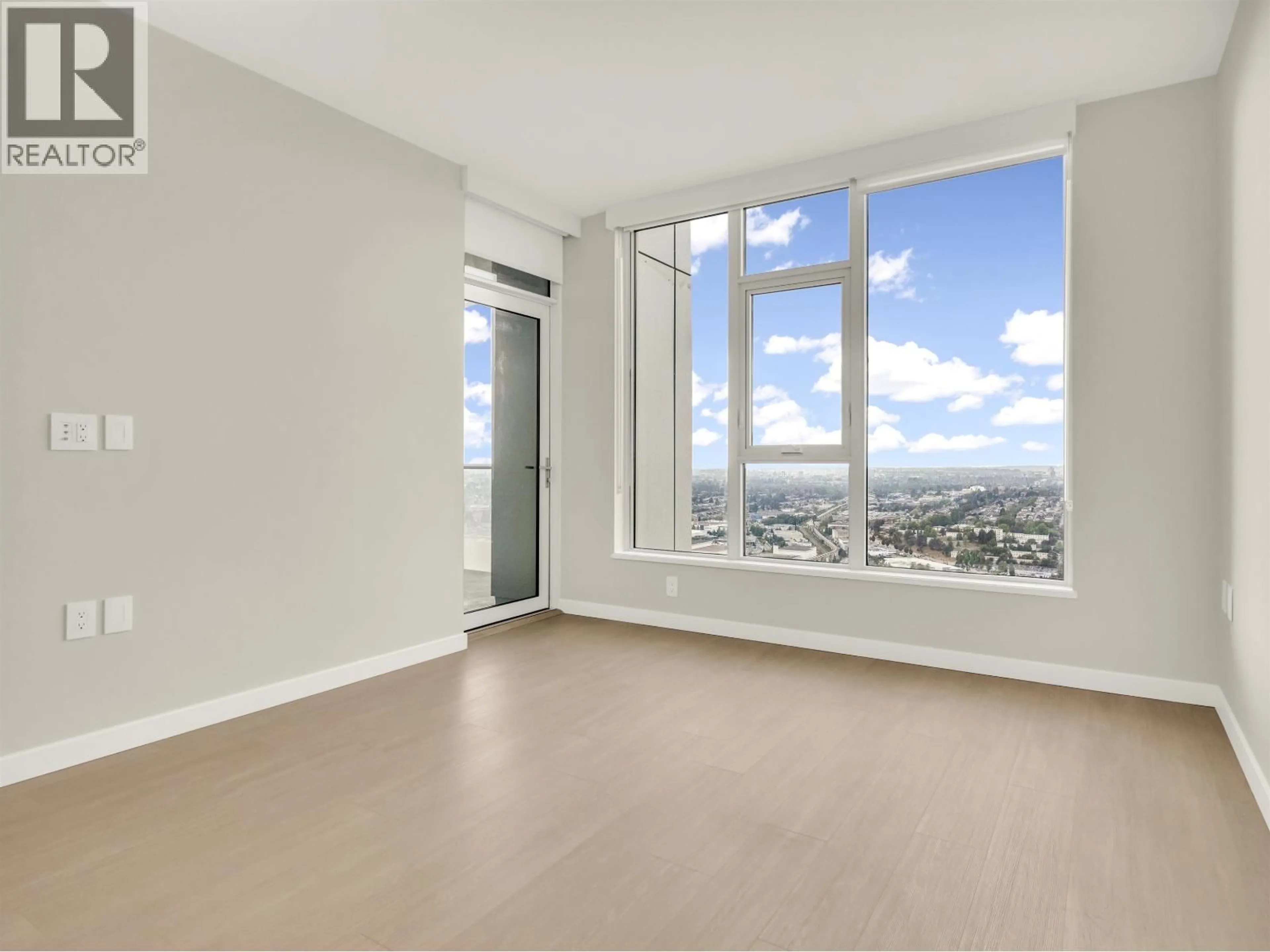 A pic of a room for 4709 - 2186 GILMORE AVENUE, Burnaby British Columbia V5C0N7