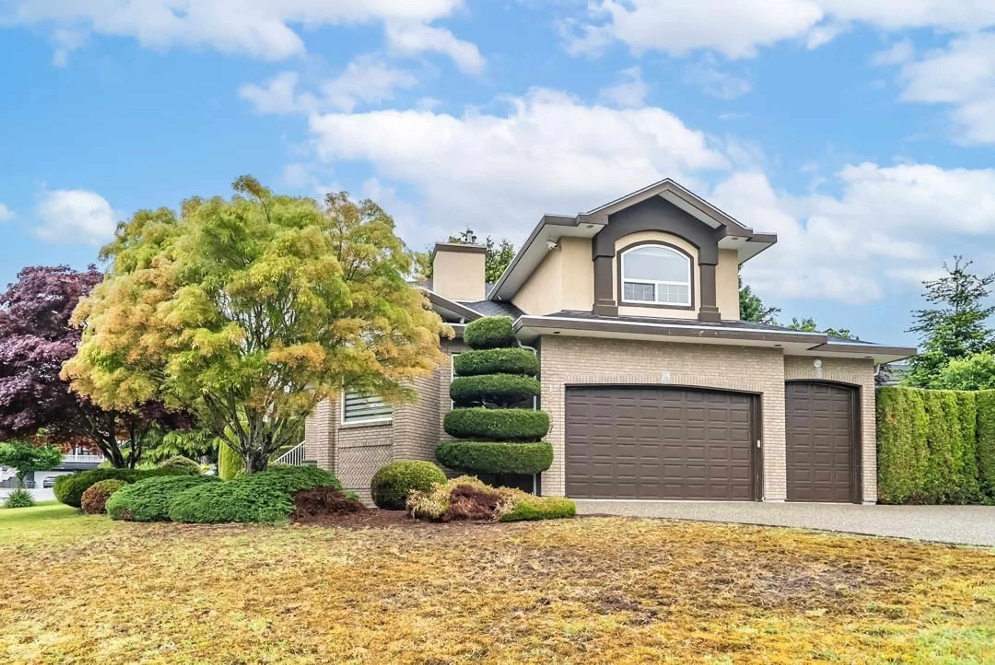 Home with vinyl exterior material, street for 18467 55 AVENUE, Surrey British Columbia V3S8S1