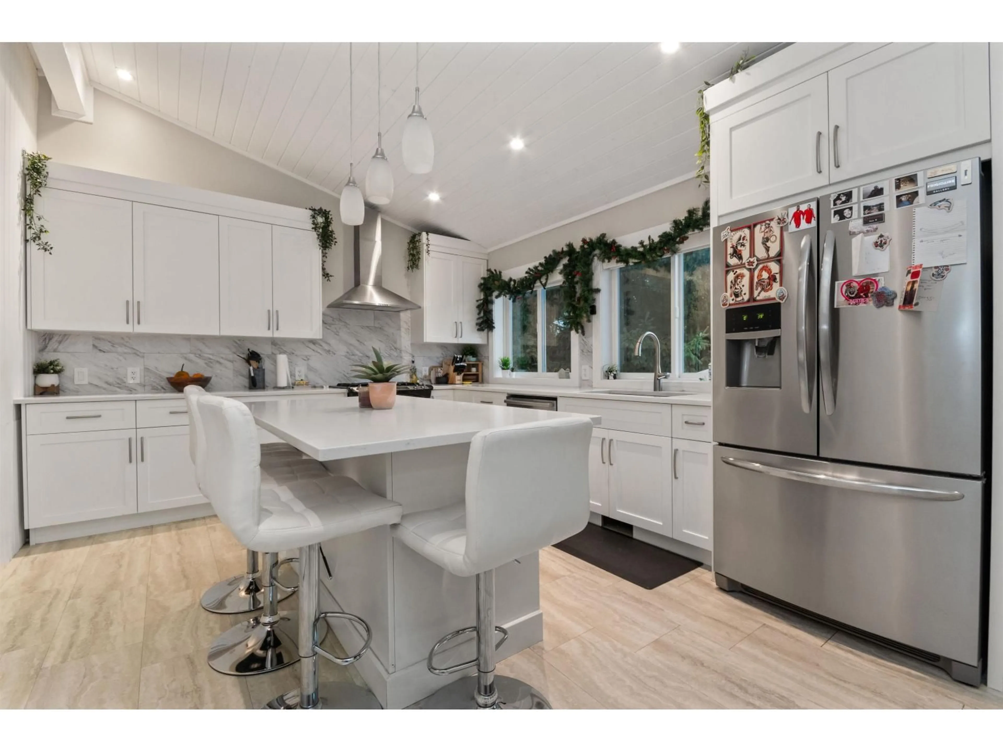 Open concept kitchen, unknown for 46022 CLARKE DRIVE, Chilliwack British Columbia V2P3N6