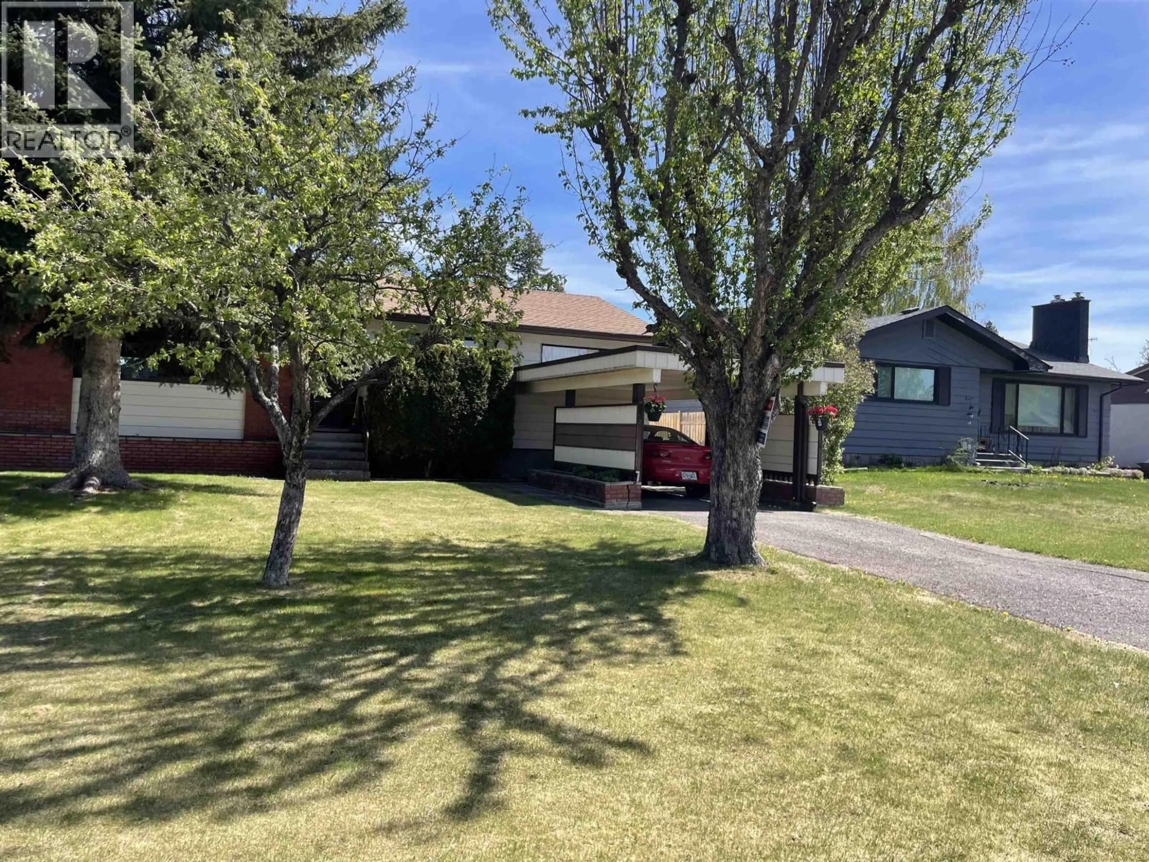 A pic from outside/outdoor area/front of a property/back of a property/a pic from drone, street for 542 RADCLIFFE DRIVE, Prince George British Columbia V2M3N6