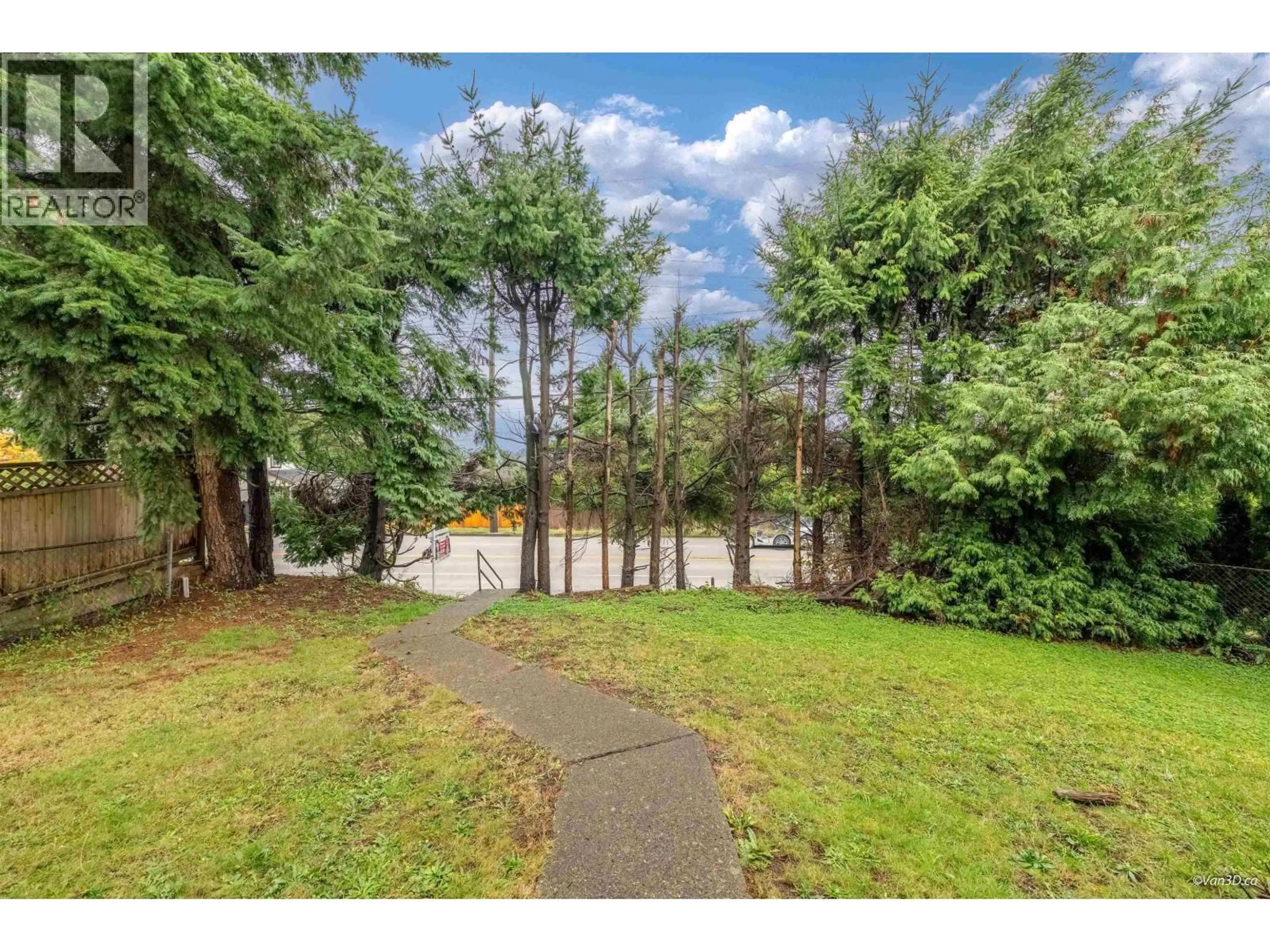 A pic from outside/outdoor area/front of a property/back of a property/a pic from drone, unknown for 8167 10TH AVENUE, Burnaby British Columbia V3N2S5