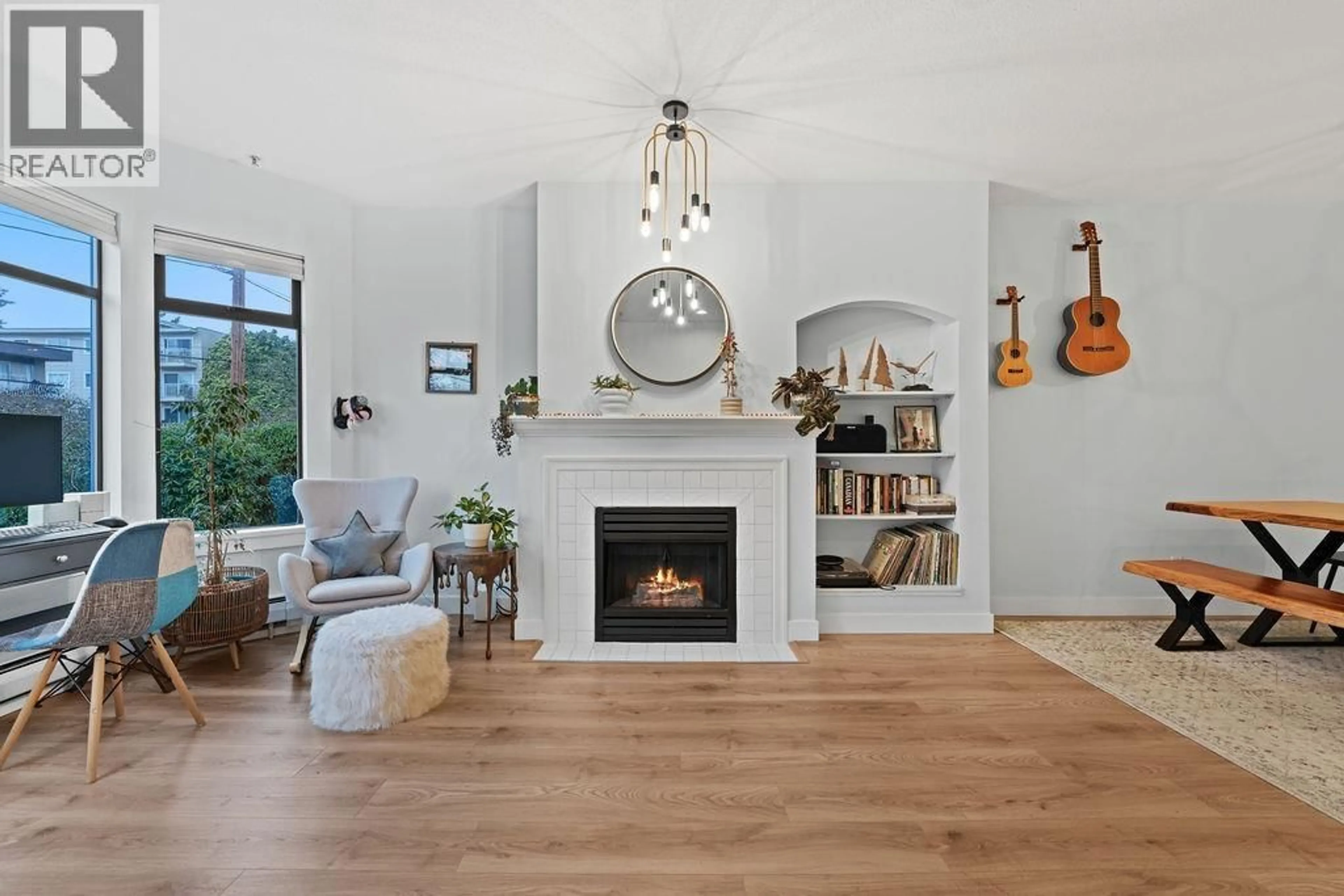 Living room with furniture, unknown for 14 - 221 ASH STREET, New Westminster British Columbia V3M3M5