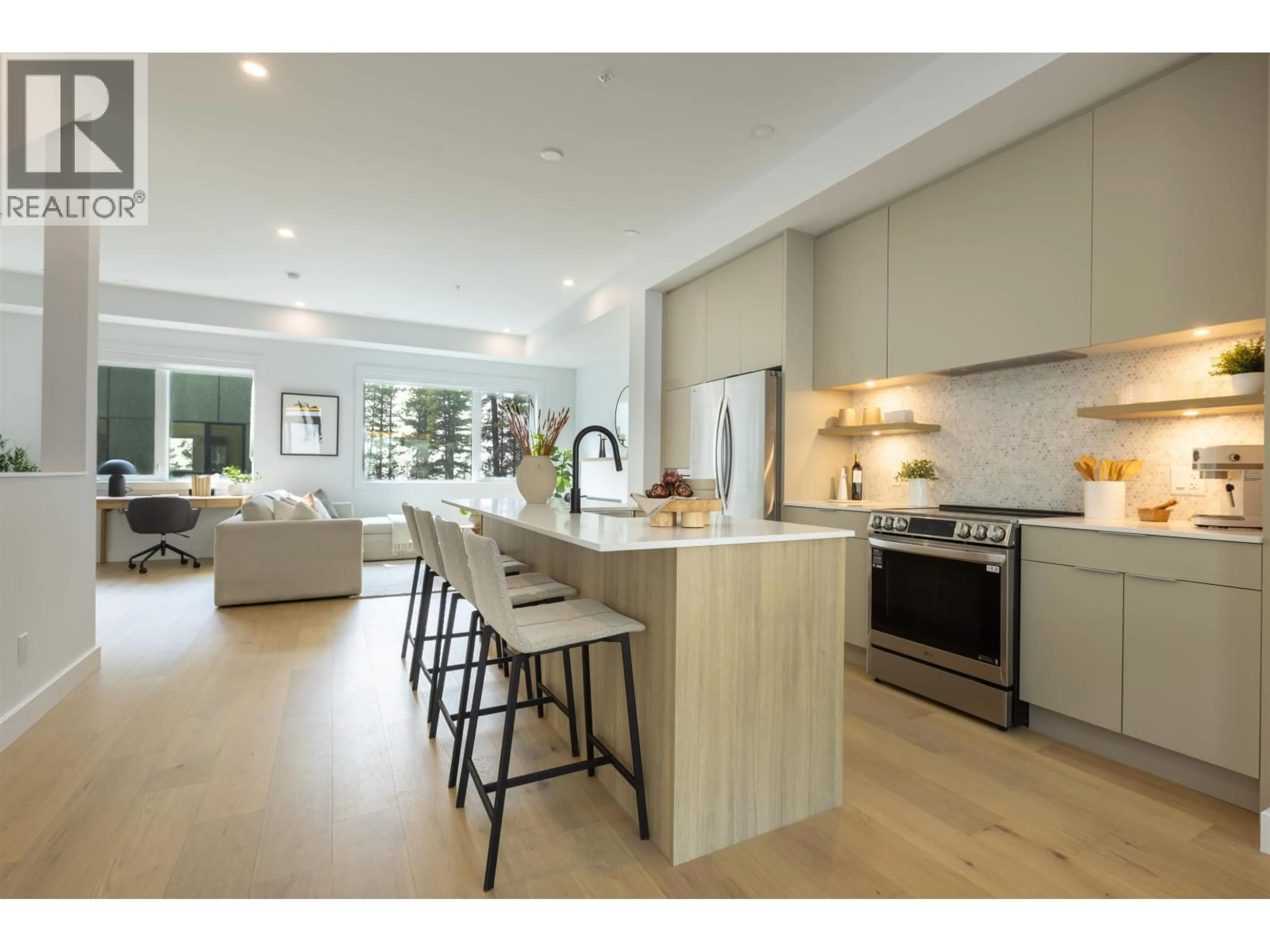 Open concept kitchen, unknown for 39178 STELLAR DRIVE, Squamish British Columbia V8B1G2