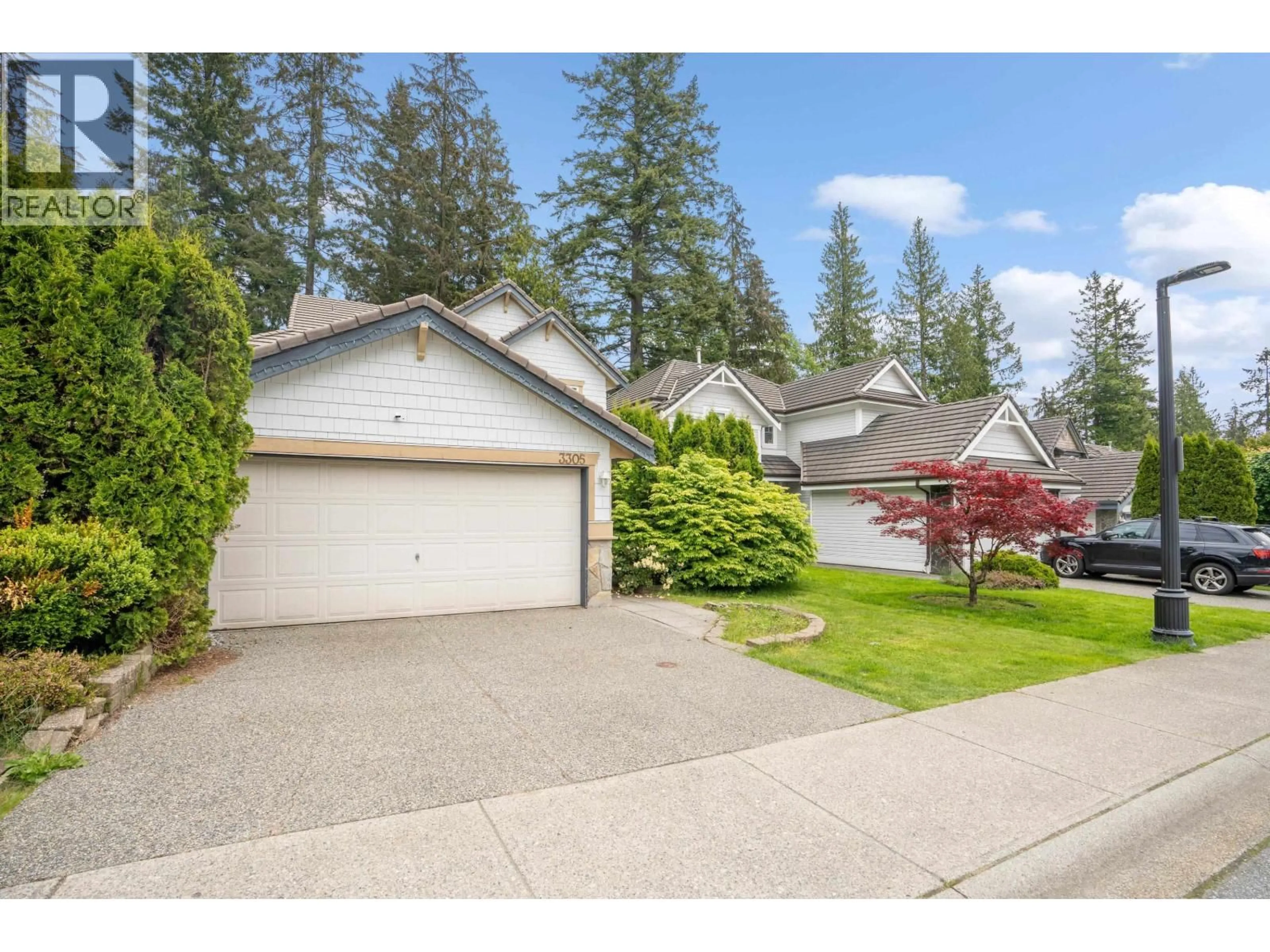 Home with vinyl exterior material, street for 3305 CHARTWELL GRN, Coquitlam British Columbia V3E3N1