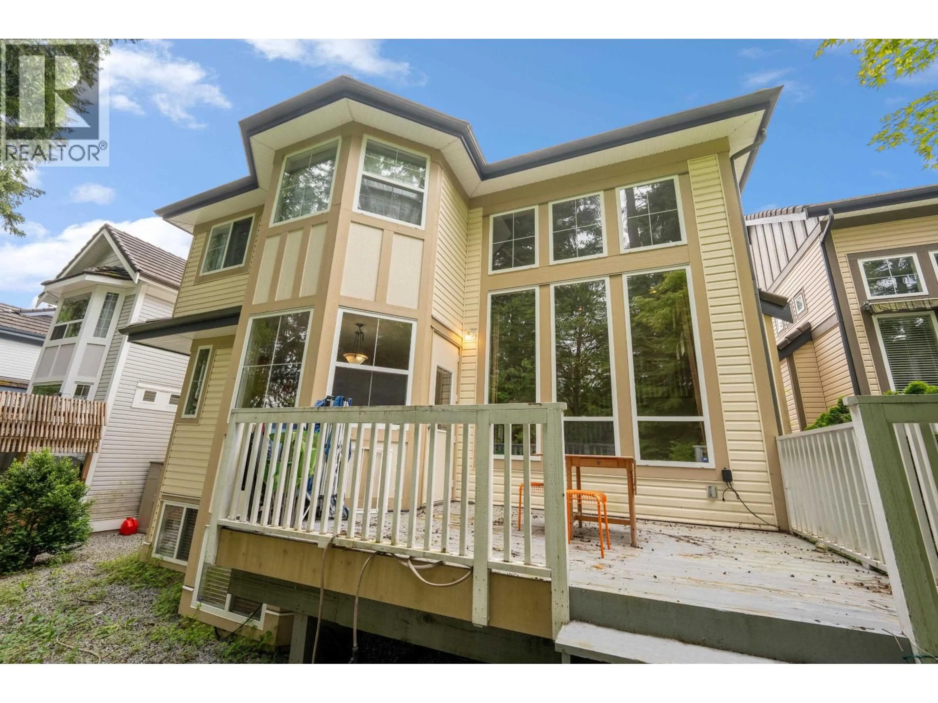 Home with vinyl exterior material, street for 3305 CHARTWELL GRN, Coquitlam British Columbia V3E3N1