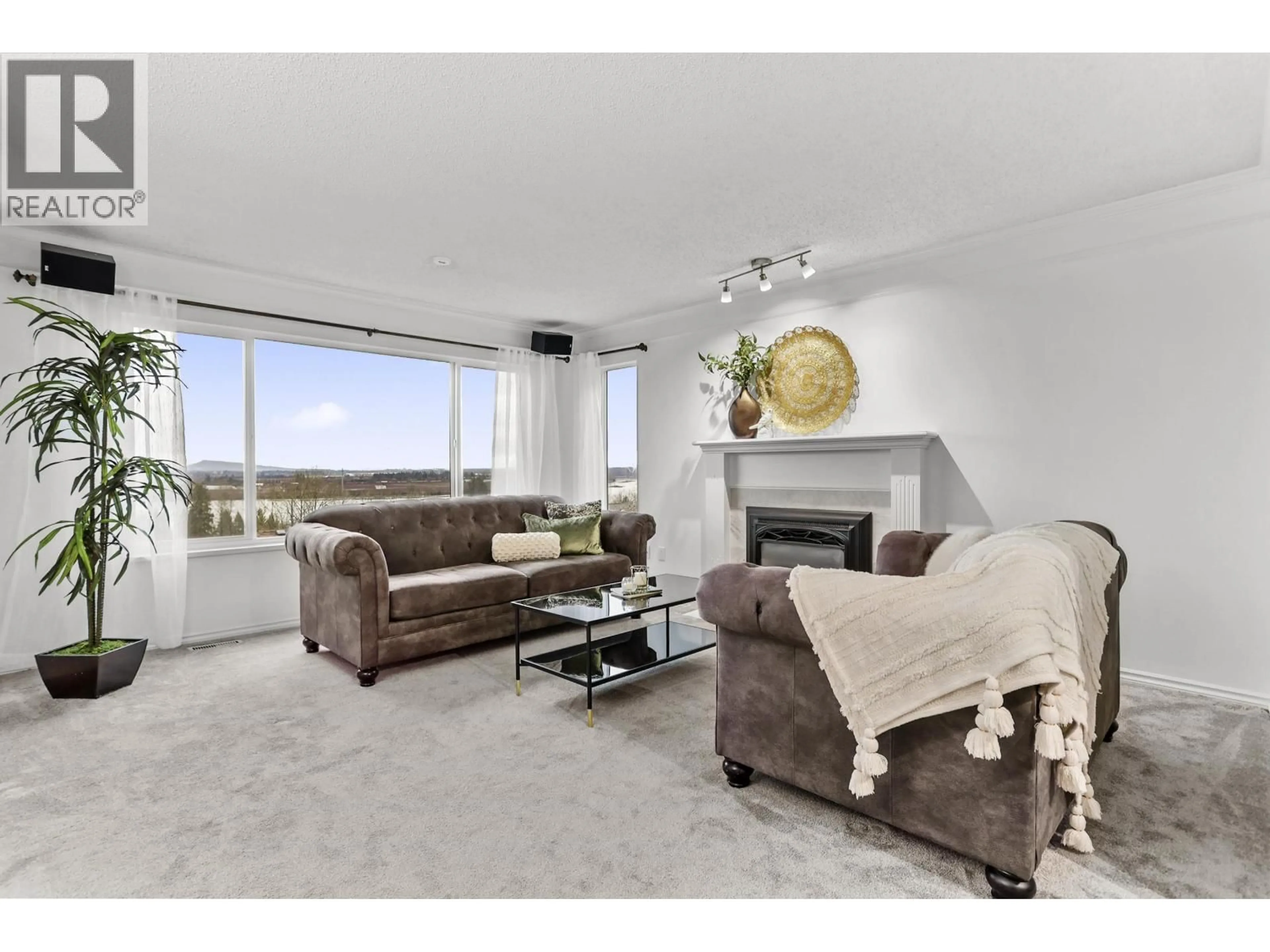 Living room with furniture, unknown for 117 - 1140 CASTLE CRESCENT, Port Coquitlam British Columbia V3C5M4