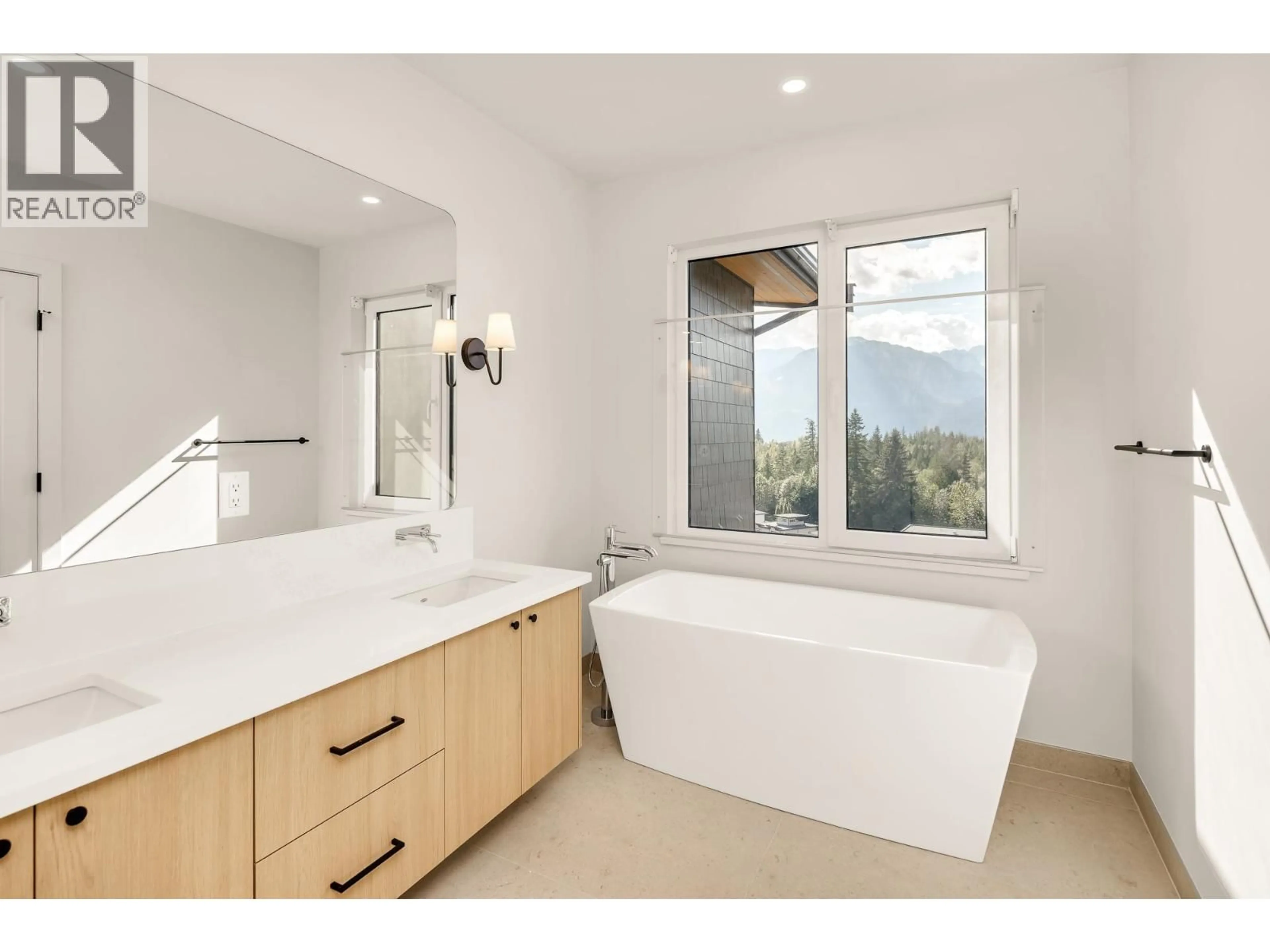 Contemporary bathroom, ceramic/tile floor for 11 - 3407 MAMQUAM ROAD, Squamish British Columbia V8B1E4