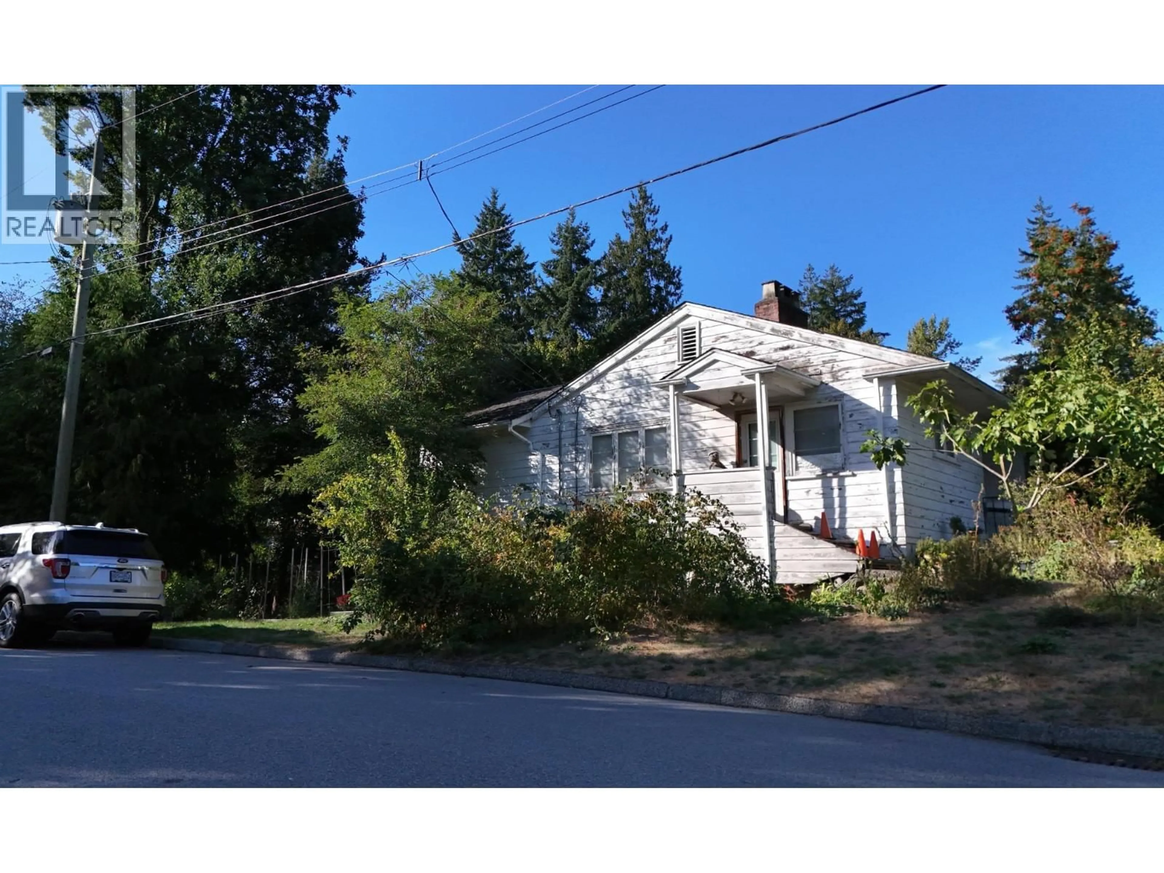 Unknown for 2405 LLOYD AVENUE, North Vancouver British Columbia V7P2P6