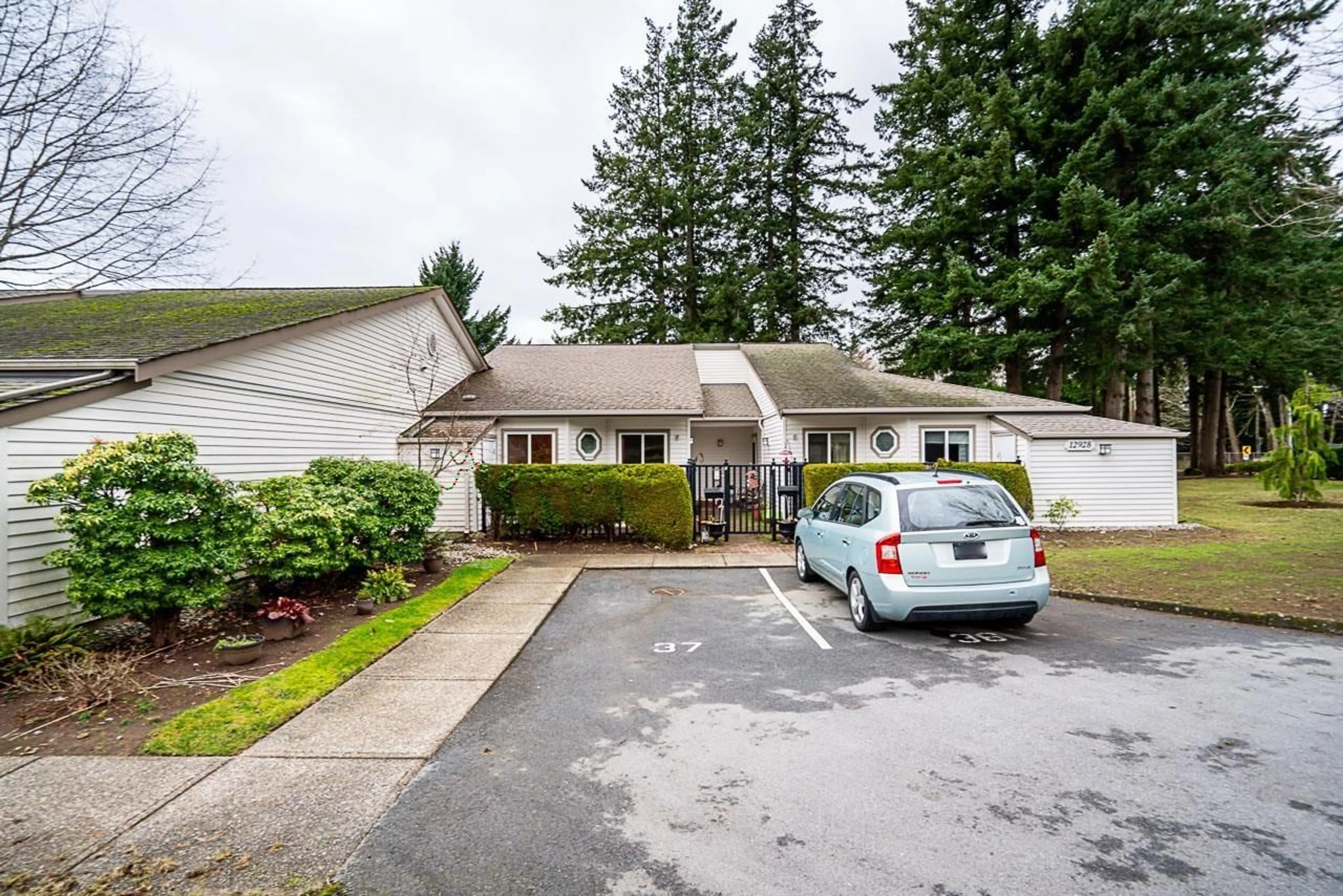 Unknown for 2 - 12928 17 AVENUE, Surrey British Columbia V4A1T5