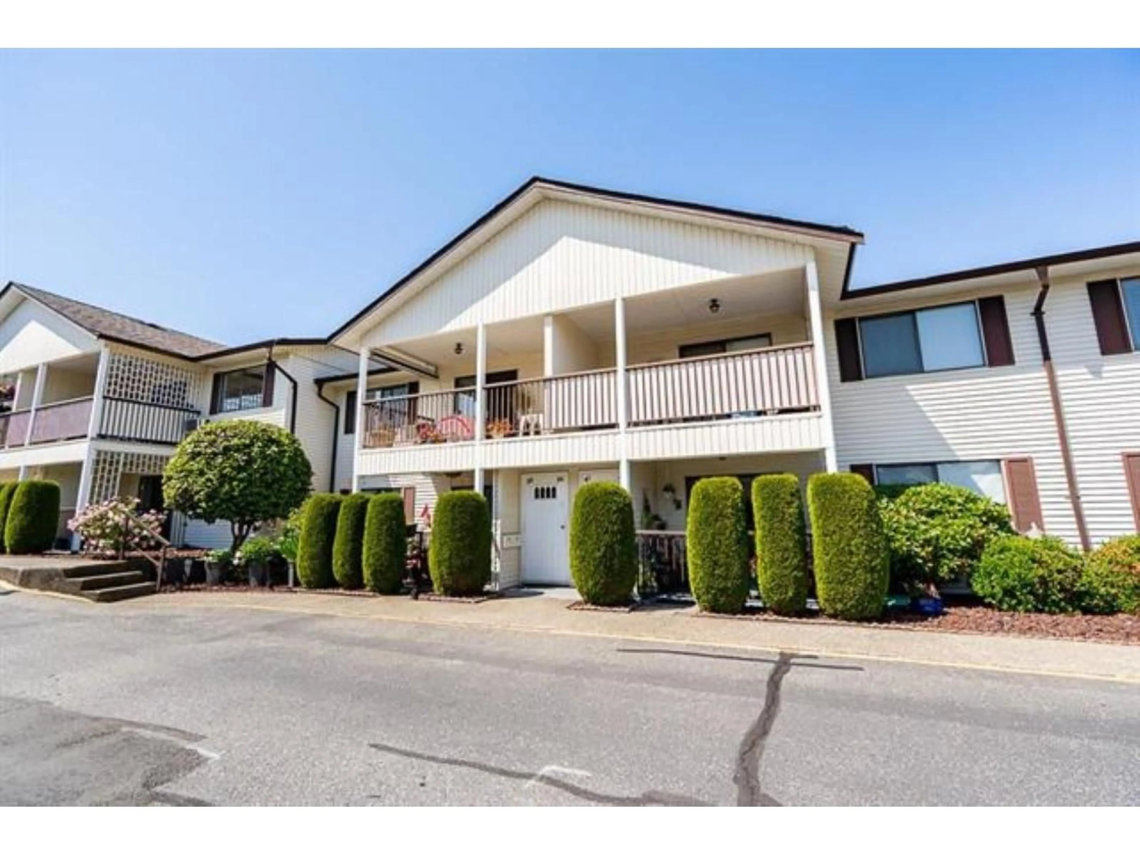 Patio, unknown for 8 - 32959 GEORGE FERGUSON WAY, Abbotsford British Columbia V2S7W9