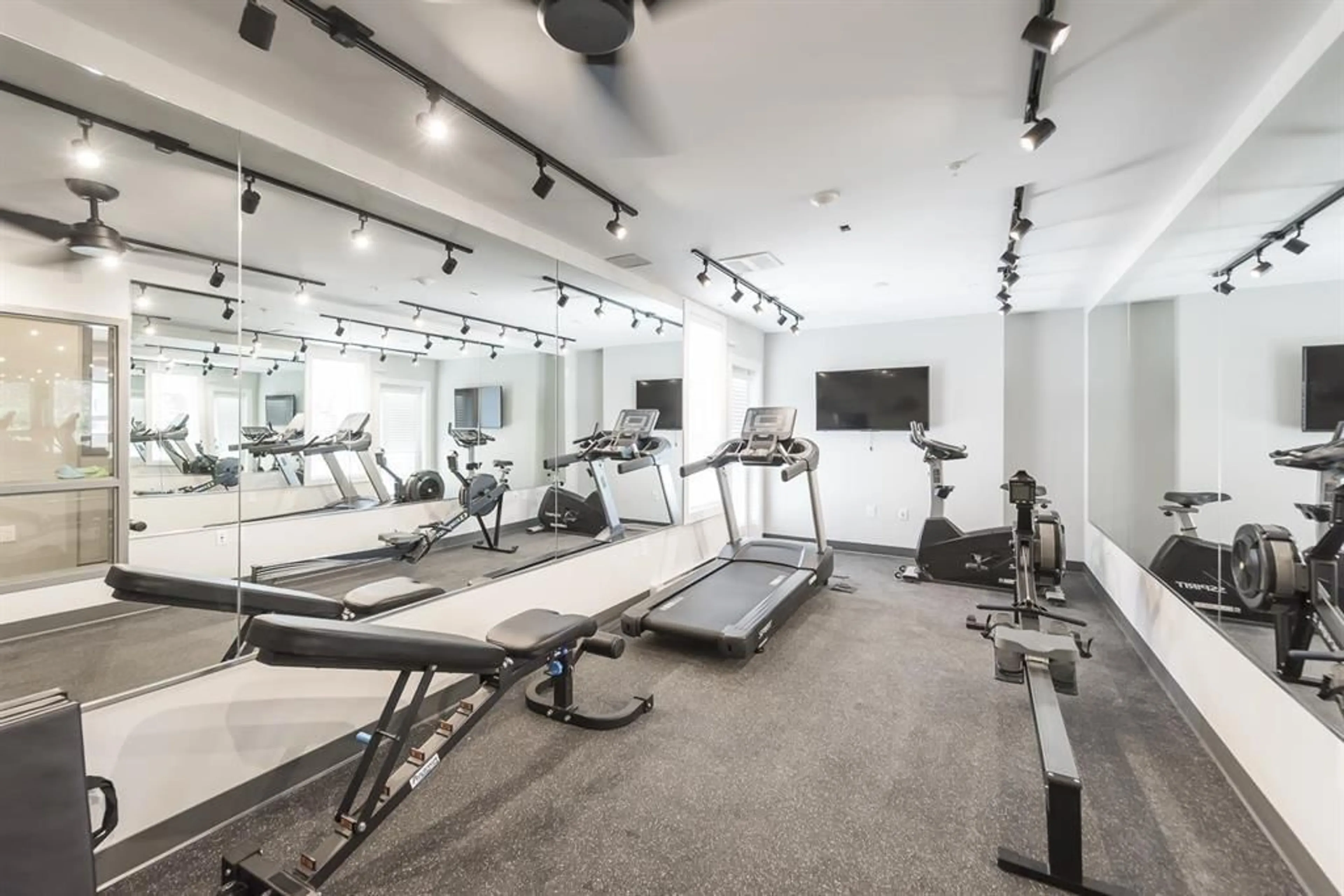 Gym or fitness room for 404 - 32838 VENTURA AVENUE, Abbotsford British Columbia V2S0M5