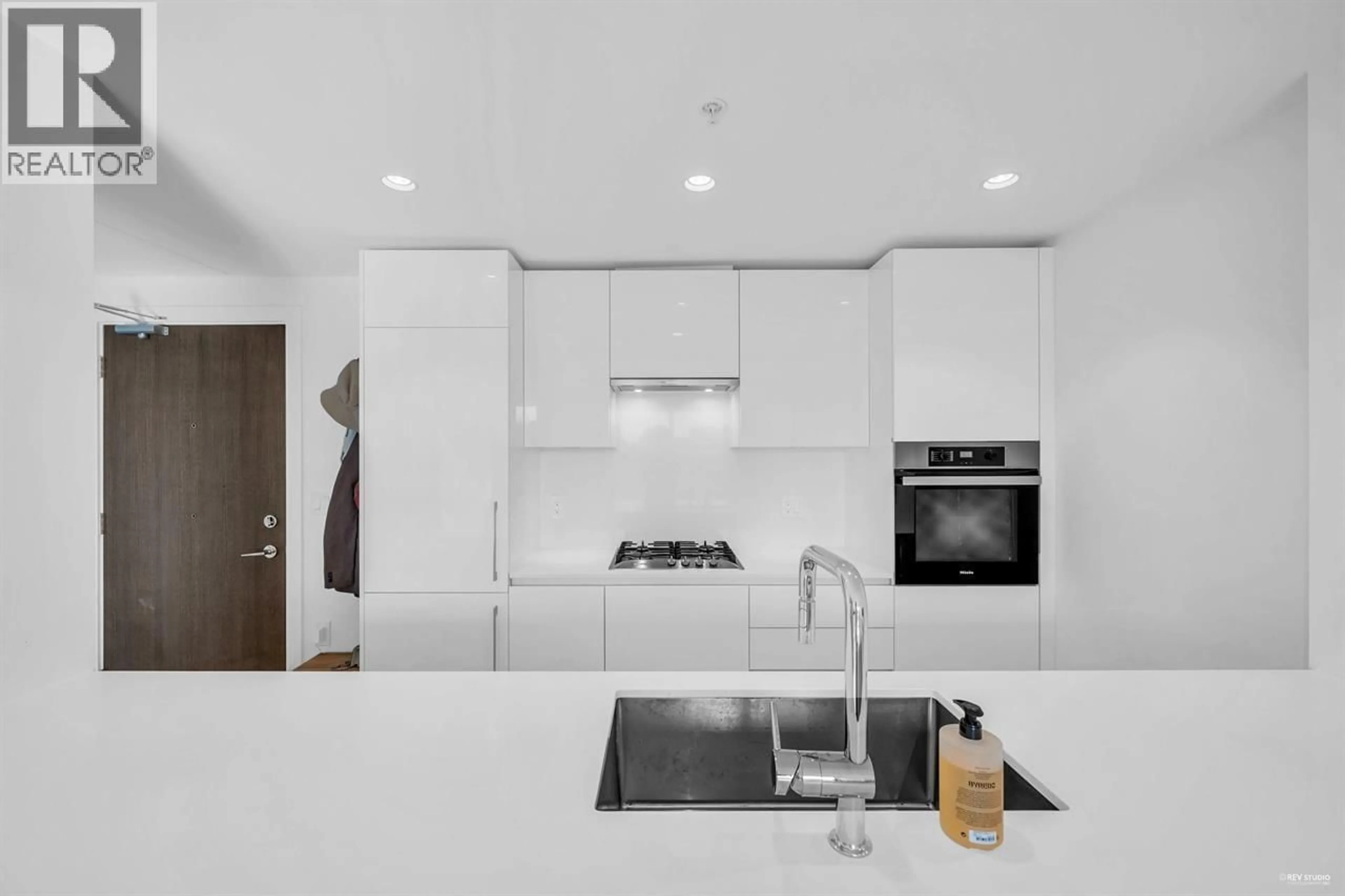 Contemporary kitchen, ceramic/tile floor for 604 - 5766 GILBERT ROAD, Richmond British Columbia V6X1B7