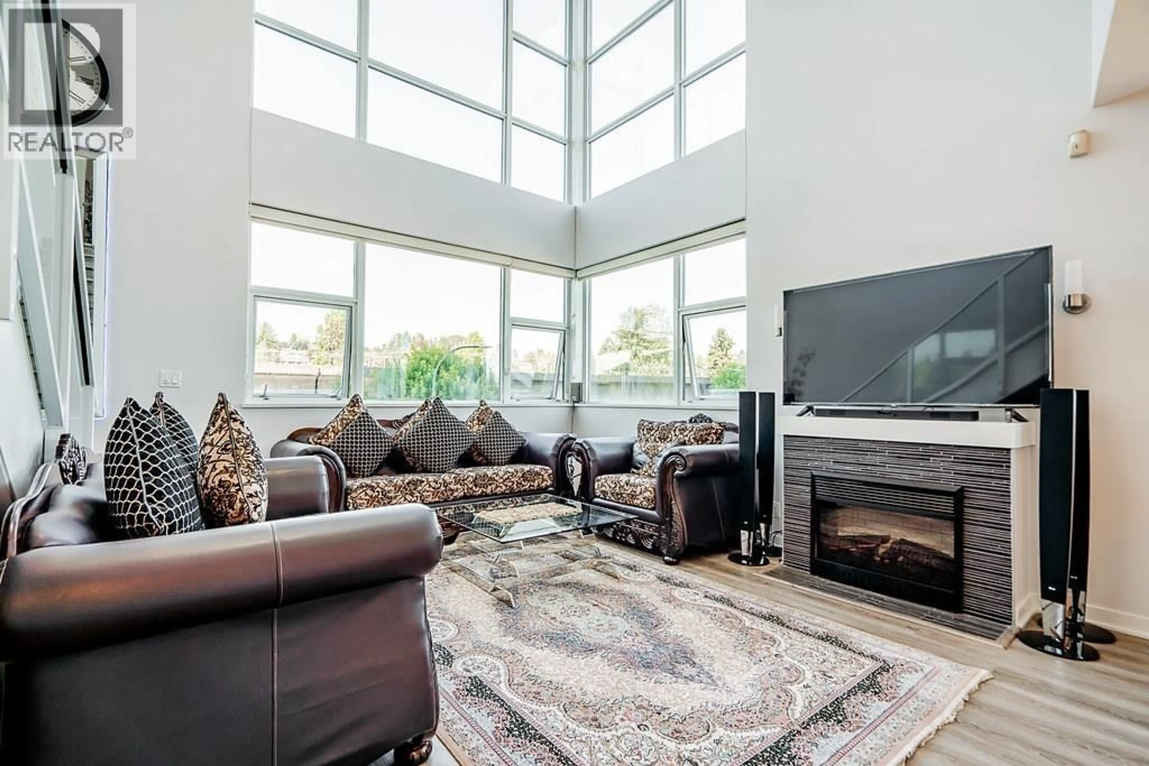 Living room with furniture, unknown for 304 - 2225 HOLDOM AVENUE, Burnaby British Columbia V5B0A1