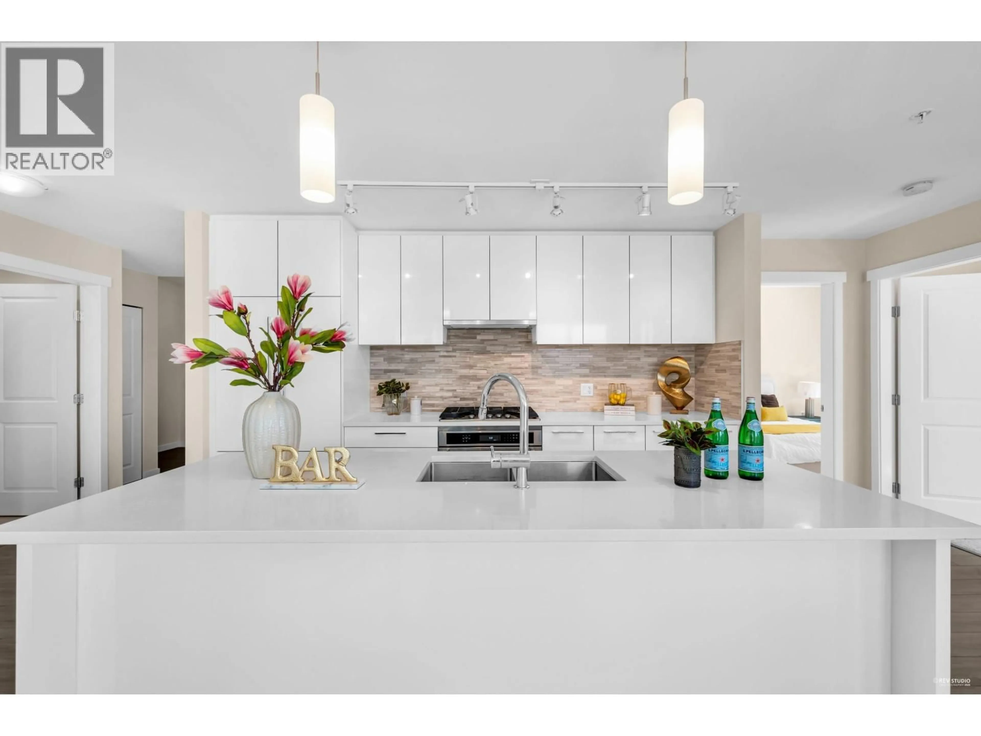 Contemporary kitchen, ceramic/tile floor for 205 - 9551 ALEXANDRA ROAD, Richmond British Columbia V6X0S6