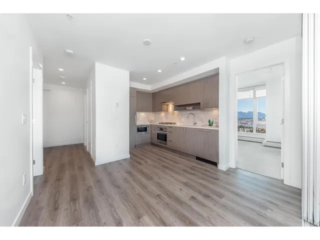 3305 - 13350 CENTRAL AVENUE, Surrey 2