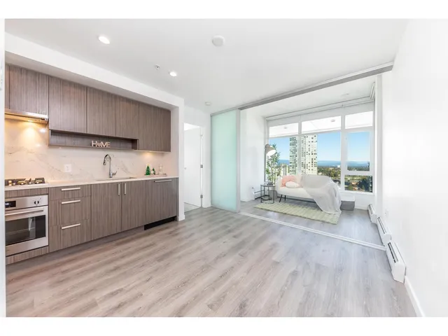 3305 - 13350 CENTRAL AVENUE, Surrey 3
